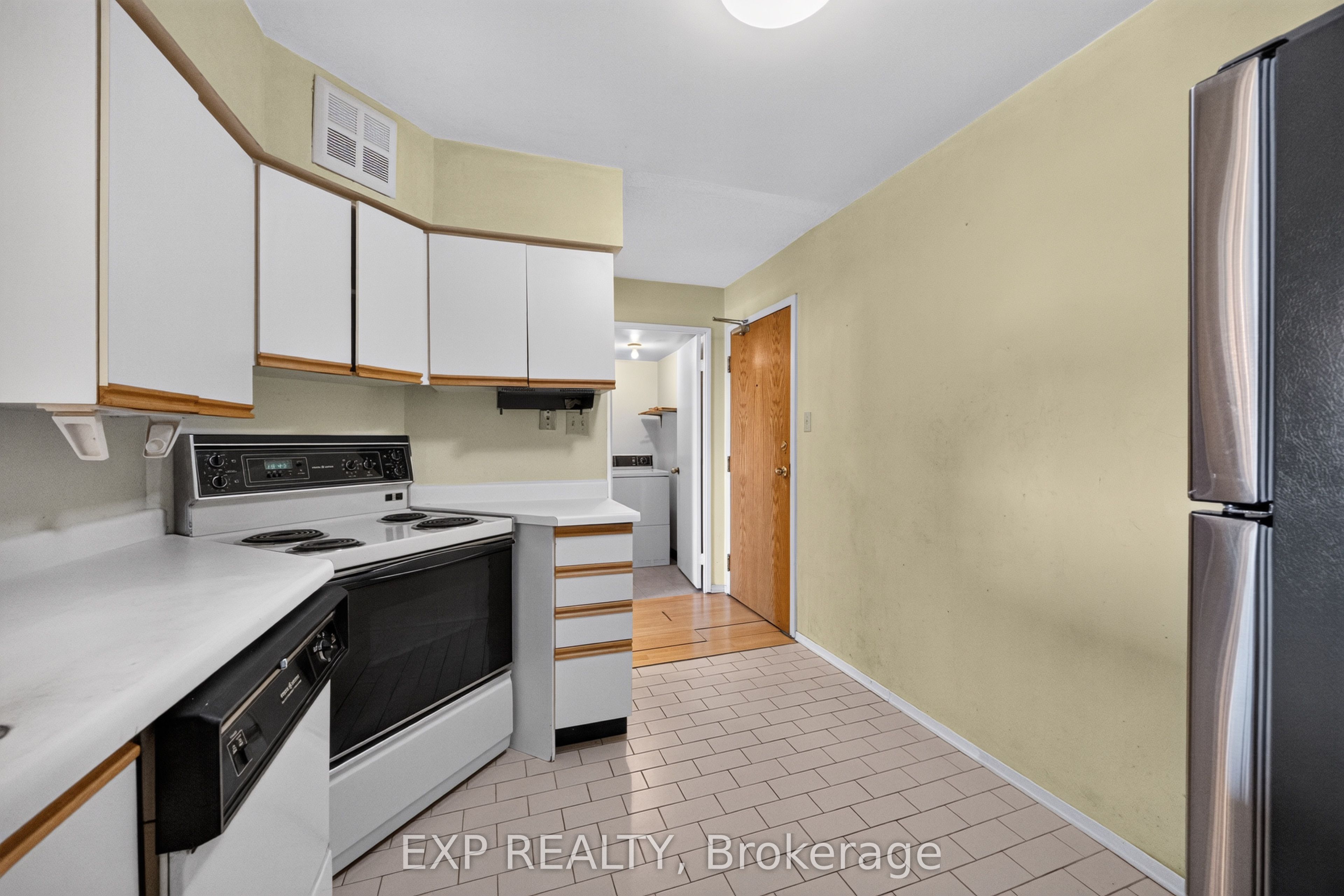 326 Major Mackenzie Drive E 716 Property Photo 17
