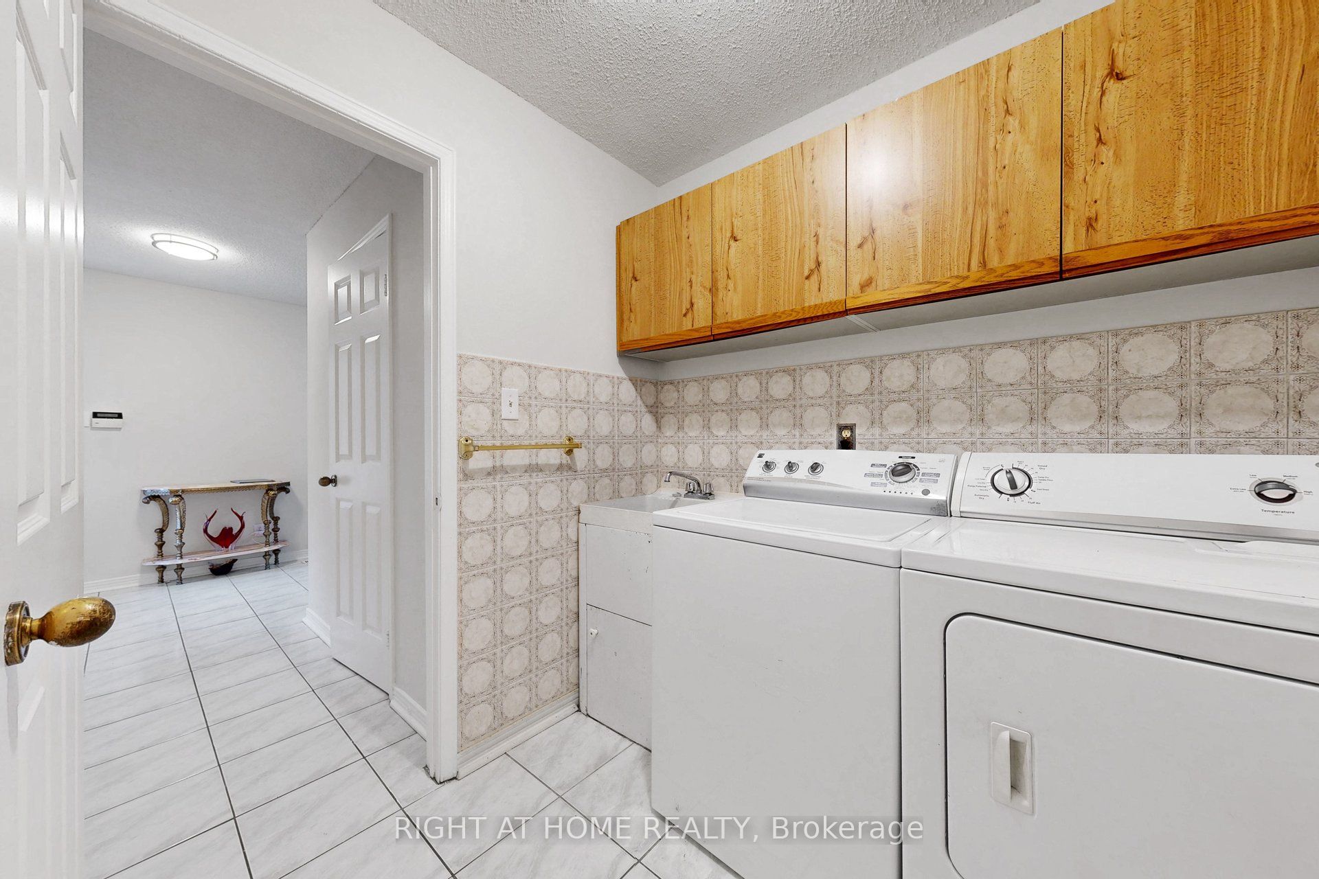 103 Heatherton Way Property Photo 7