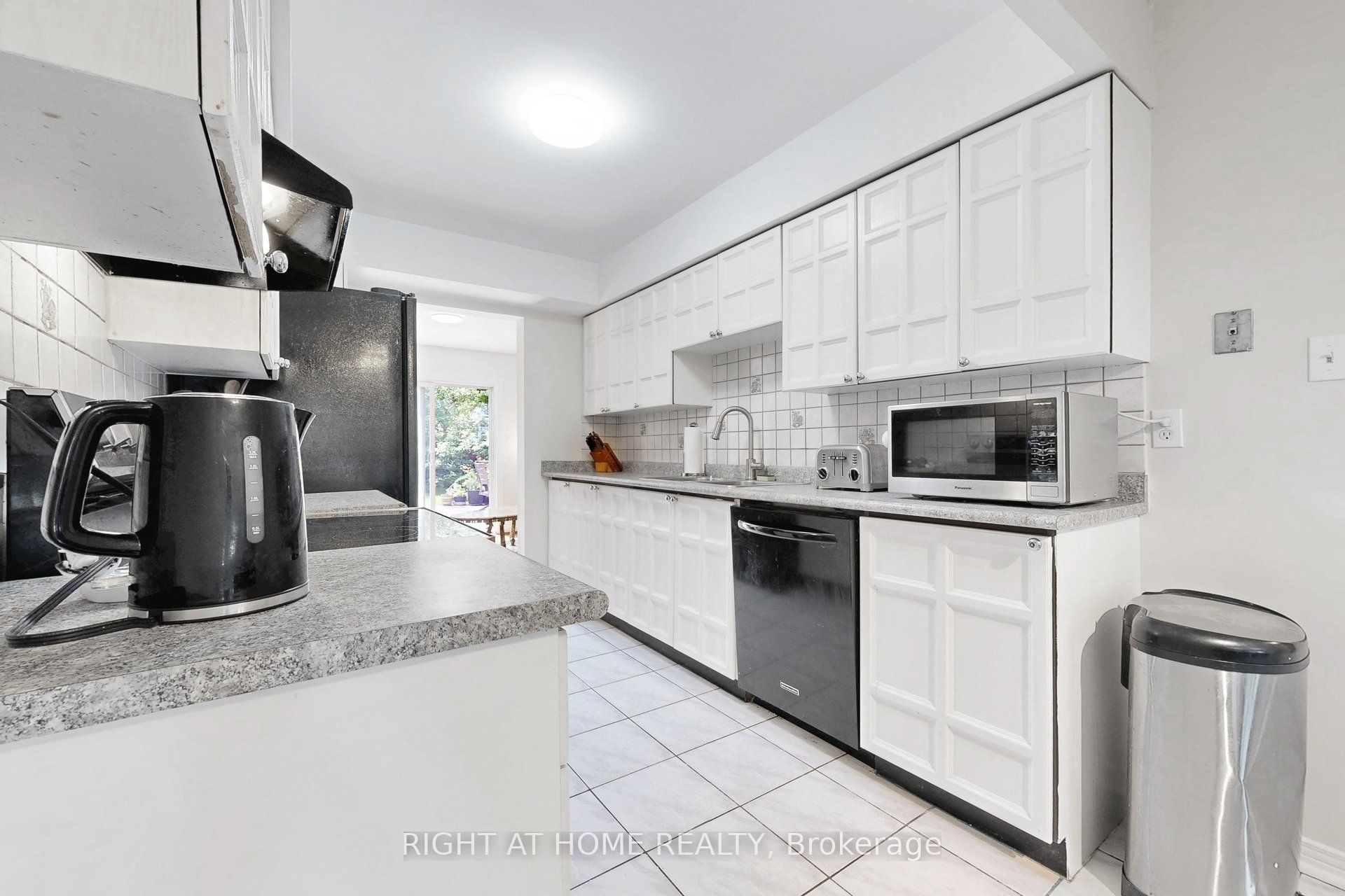 103 Heatherton Way Property Photo 10