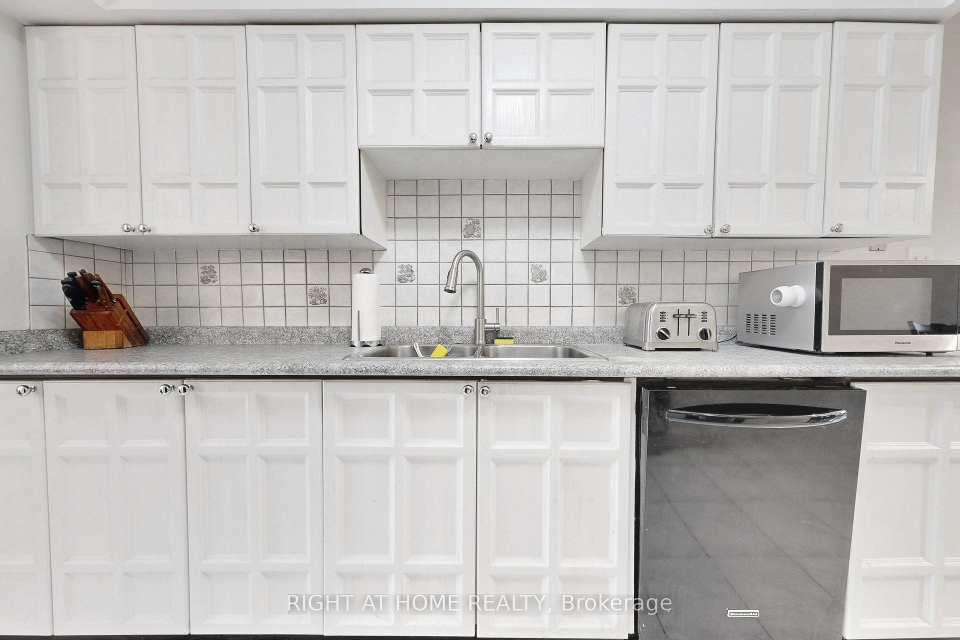 103 Heatherton Way Property Photo 12
