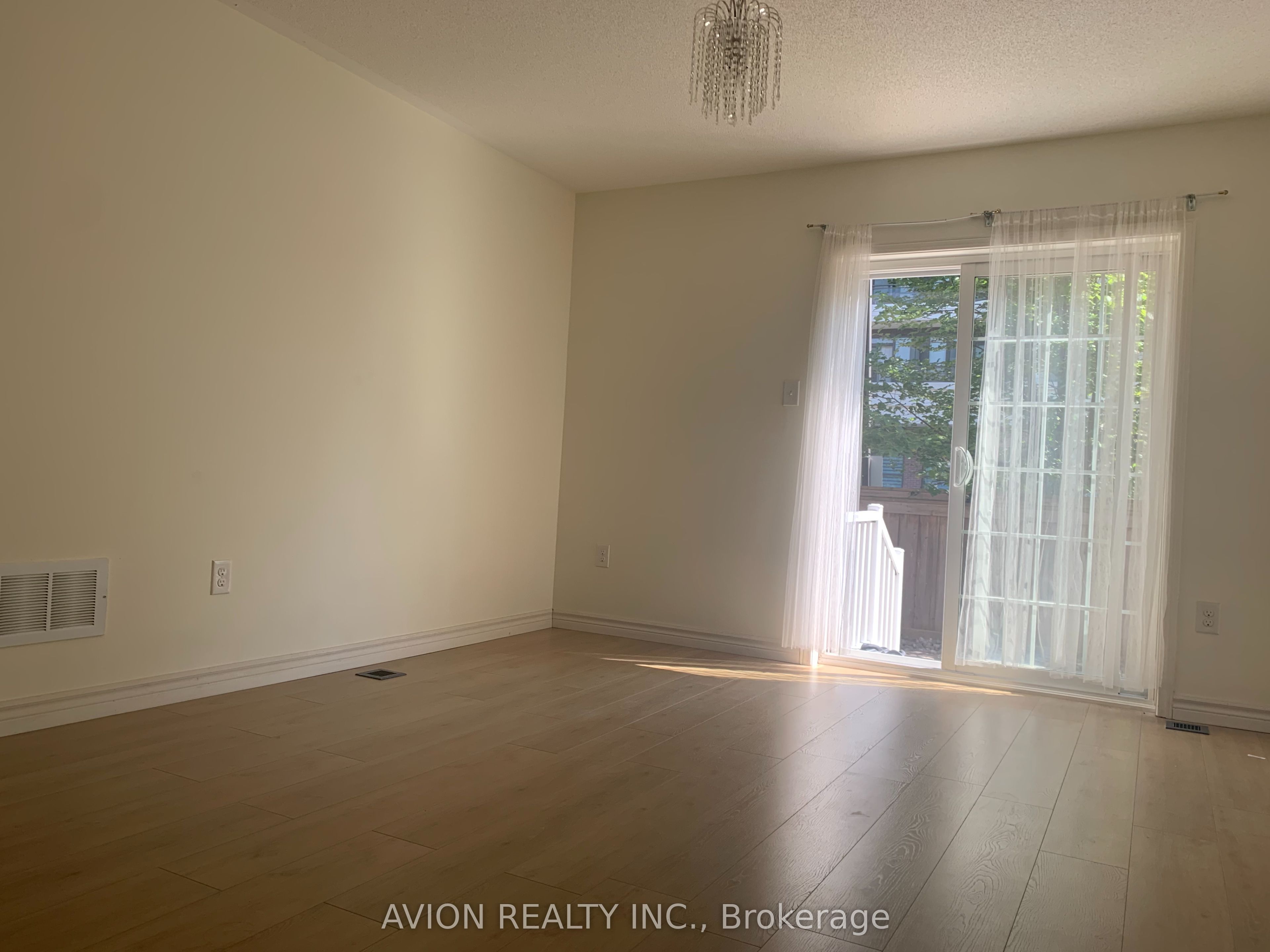 66 Eastern Skies Way Basement Property Photo 3