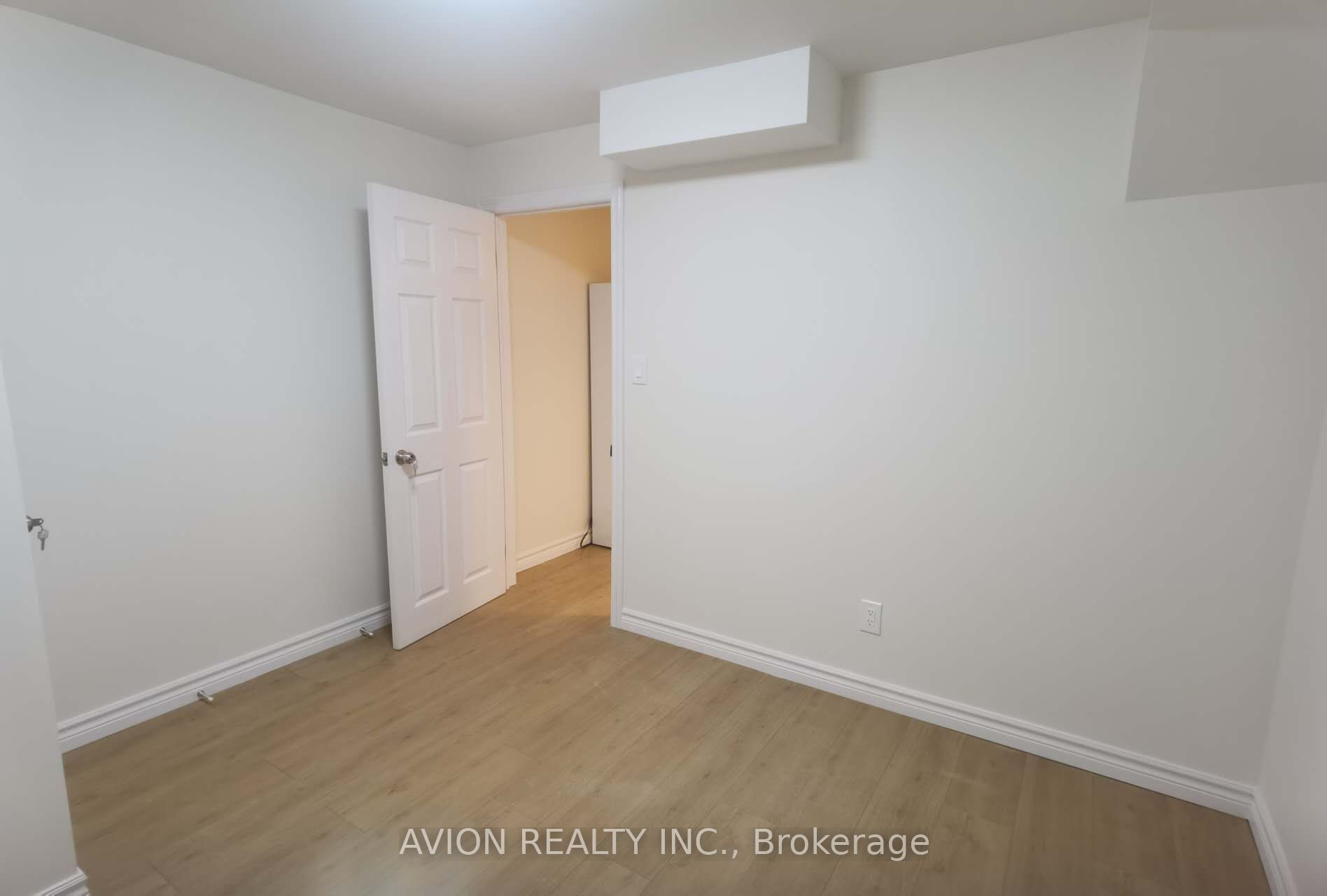 66 Eastern Skies Way Basement Property Photo 5
