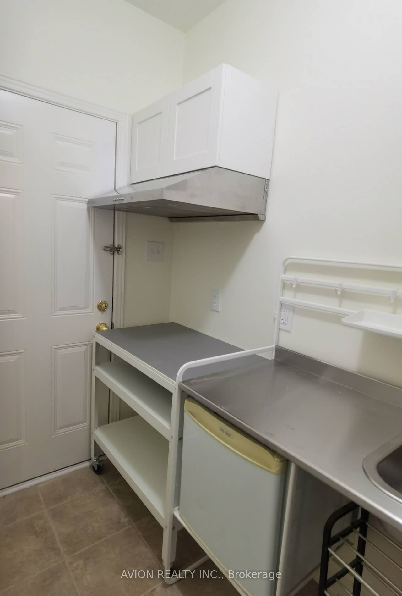 66 Eastern Skies Way Basement Property Photo 7