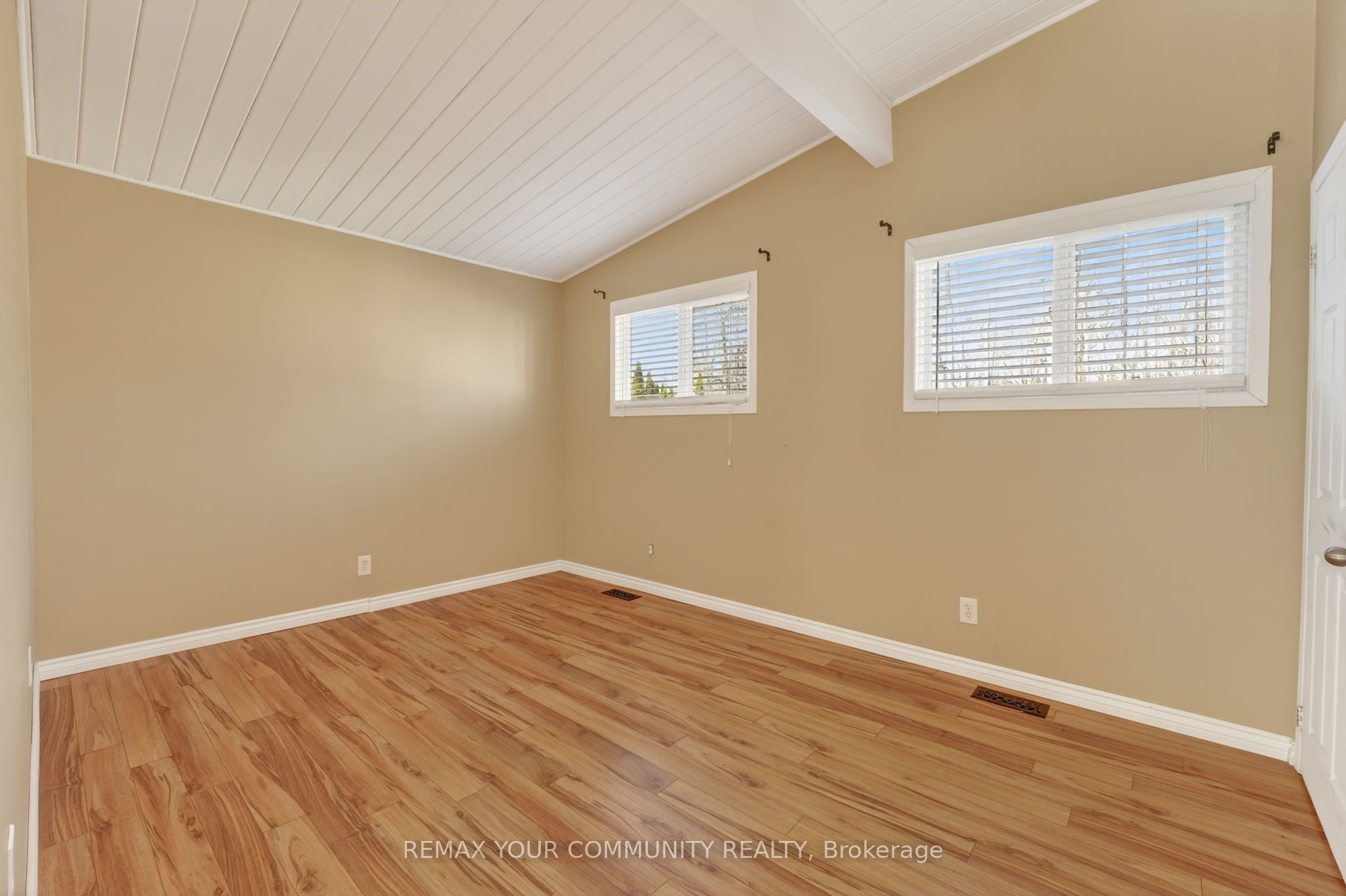 3816 30th Side Road Property Photo 13