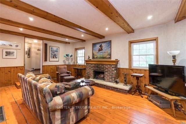 3563 Vandorf Side Road Property Photo 7