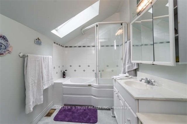 3563 Vandorf Side Road Property Photo 17