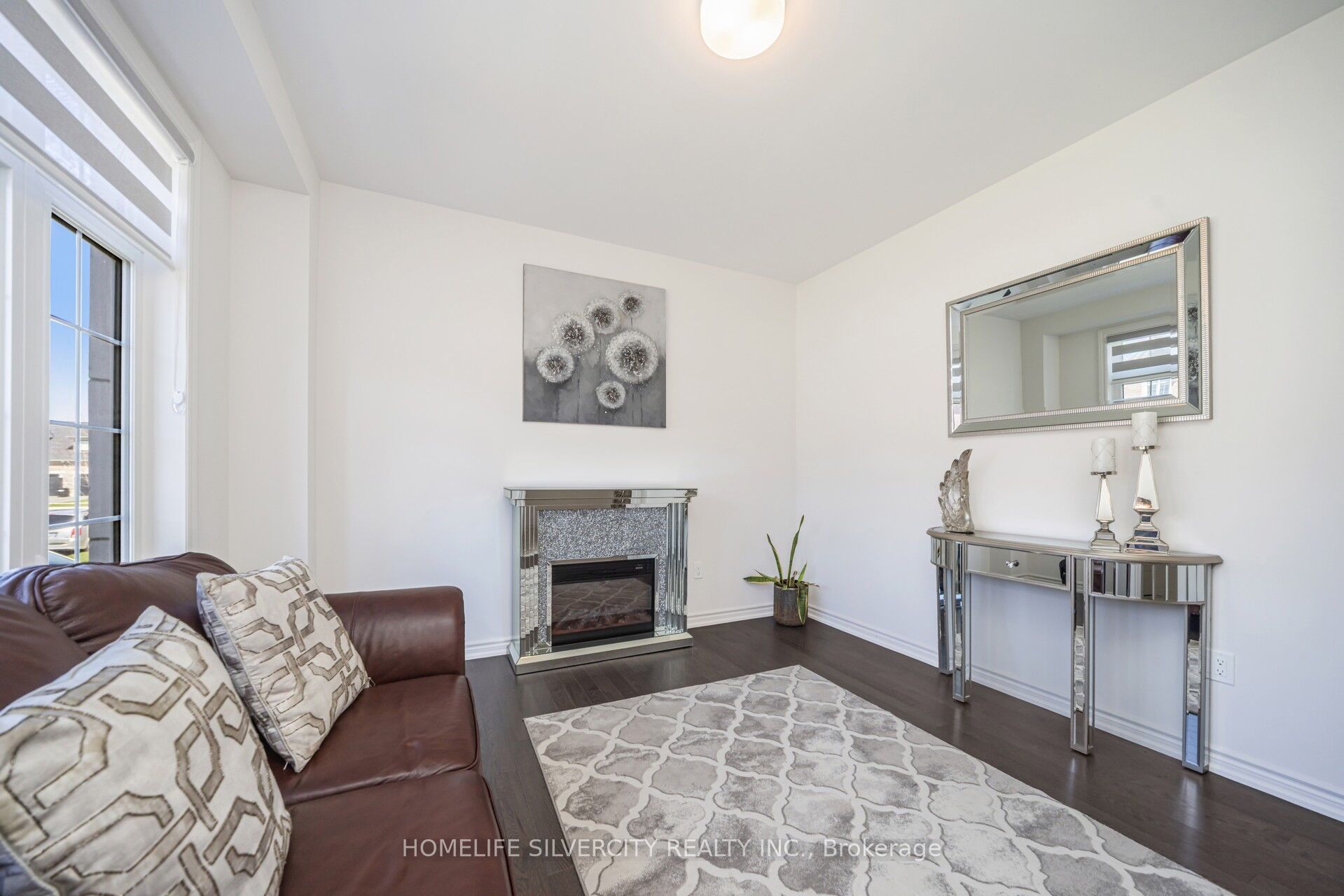 4 Sandhill Crescent Property Photo 11