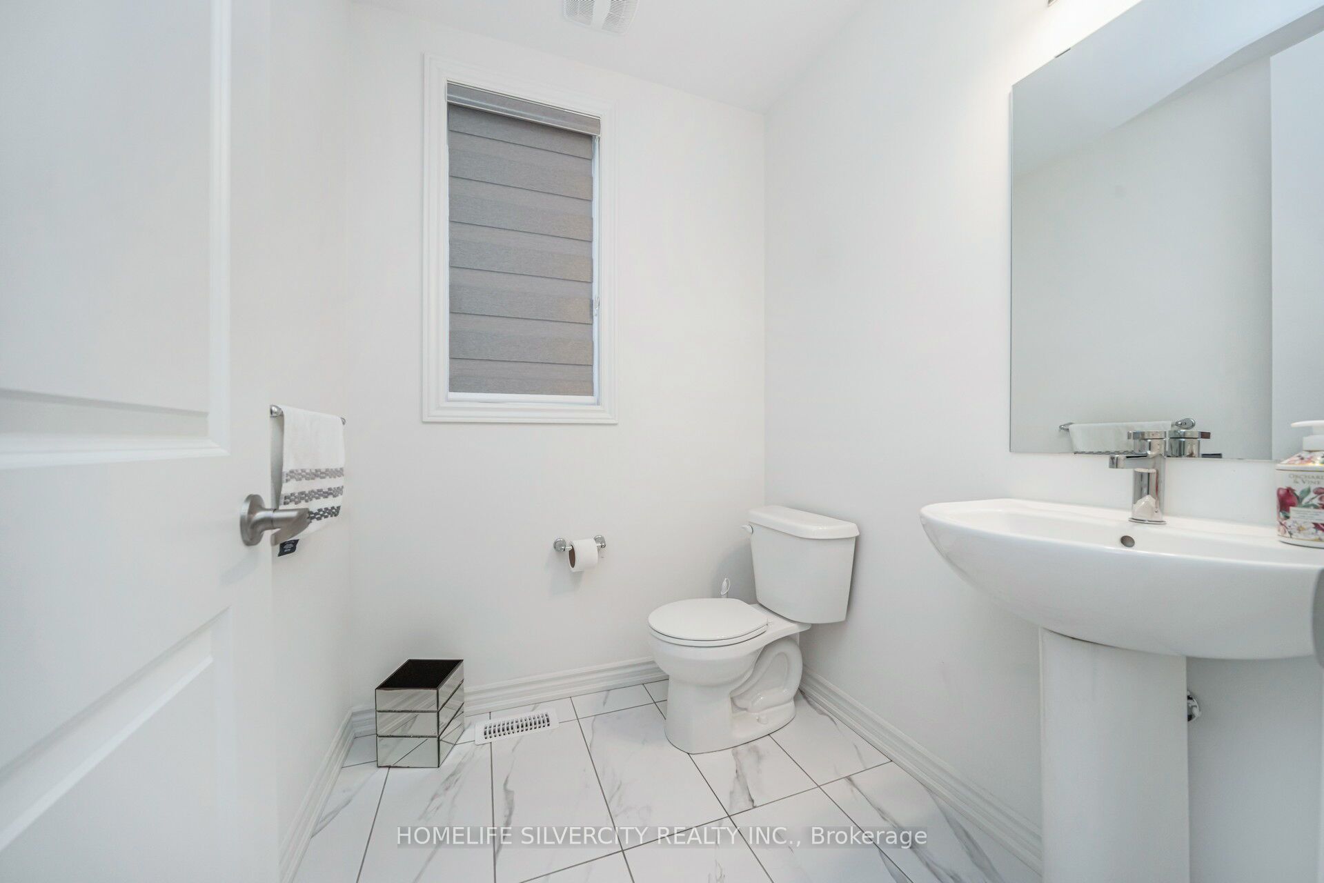 4 Sandhill Crescent Property Photo 12