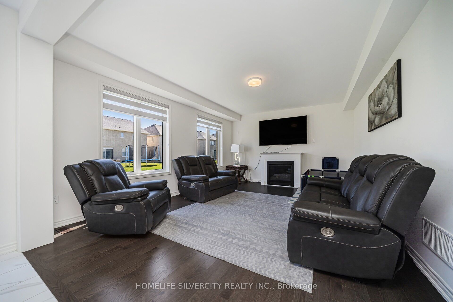 4 Sandhill Crescent Property Photo 26