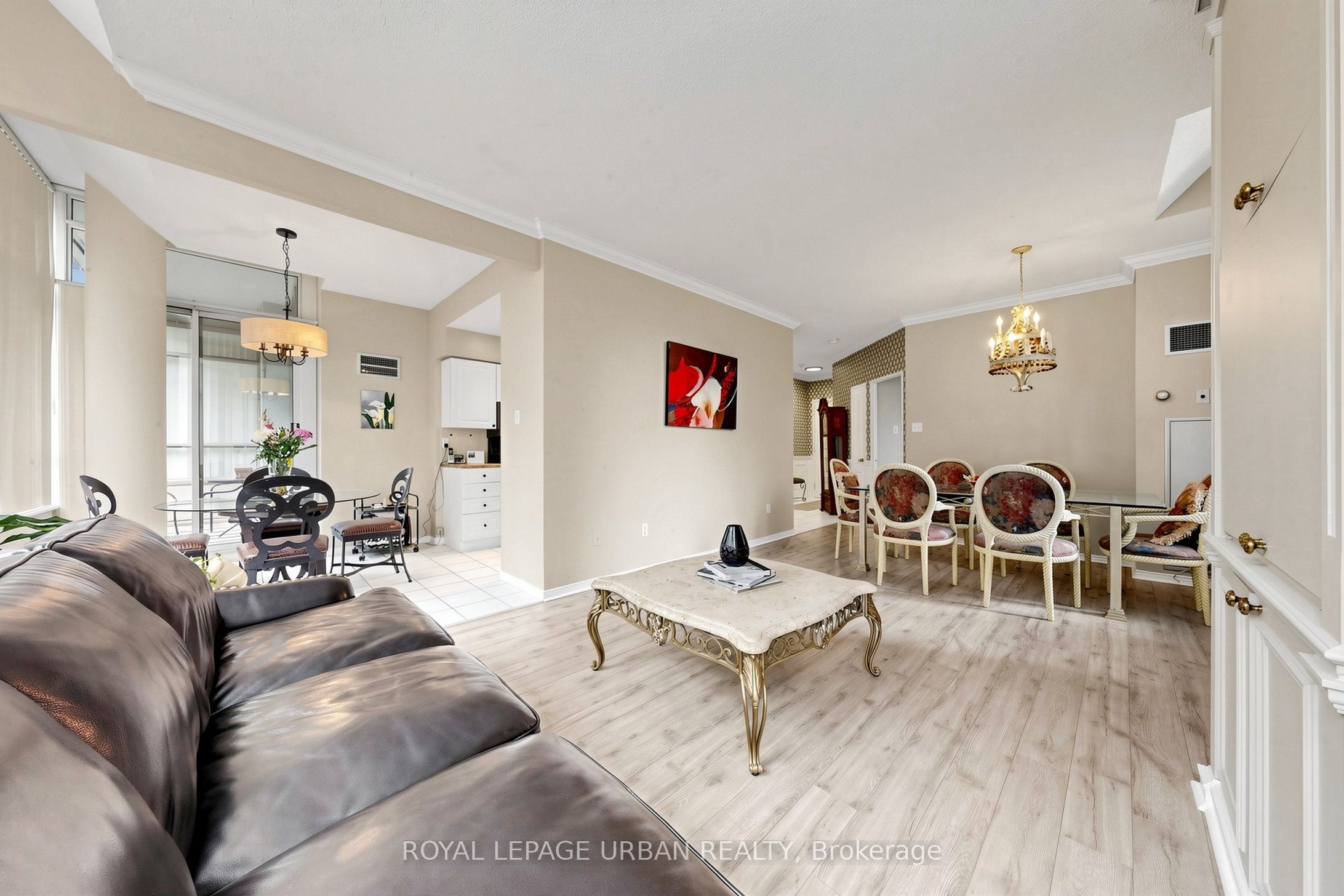 11 Townsgate Drive 110 Property Photo 11