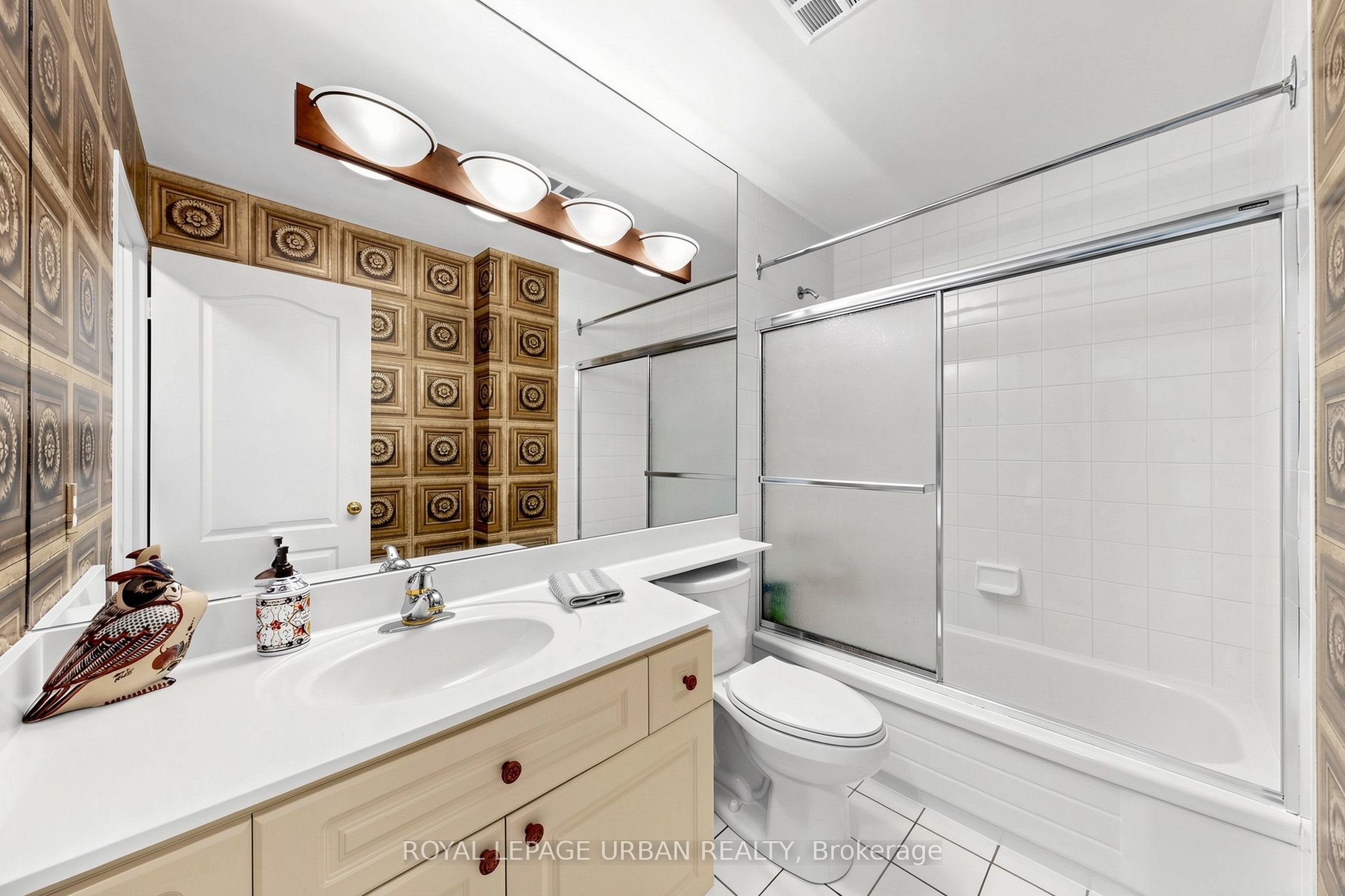 11 Townsgate Drive 110 Property Photo 26