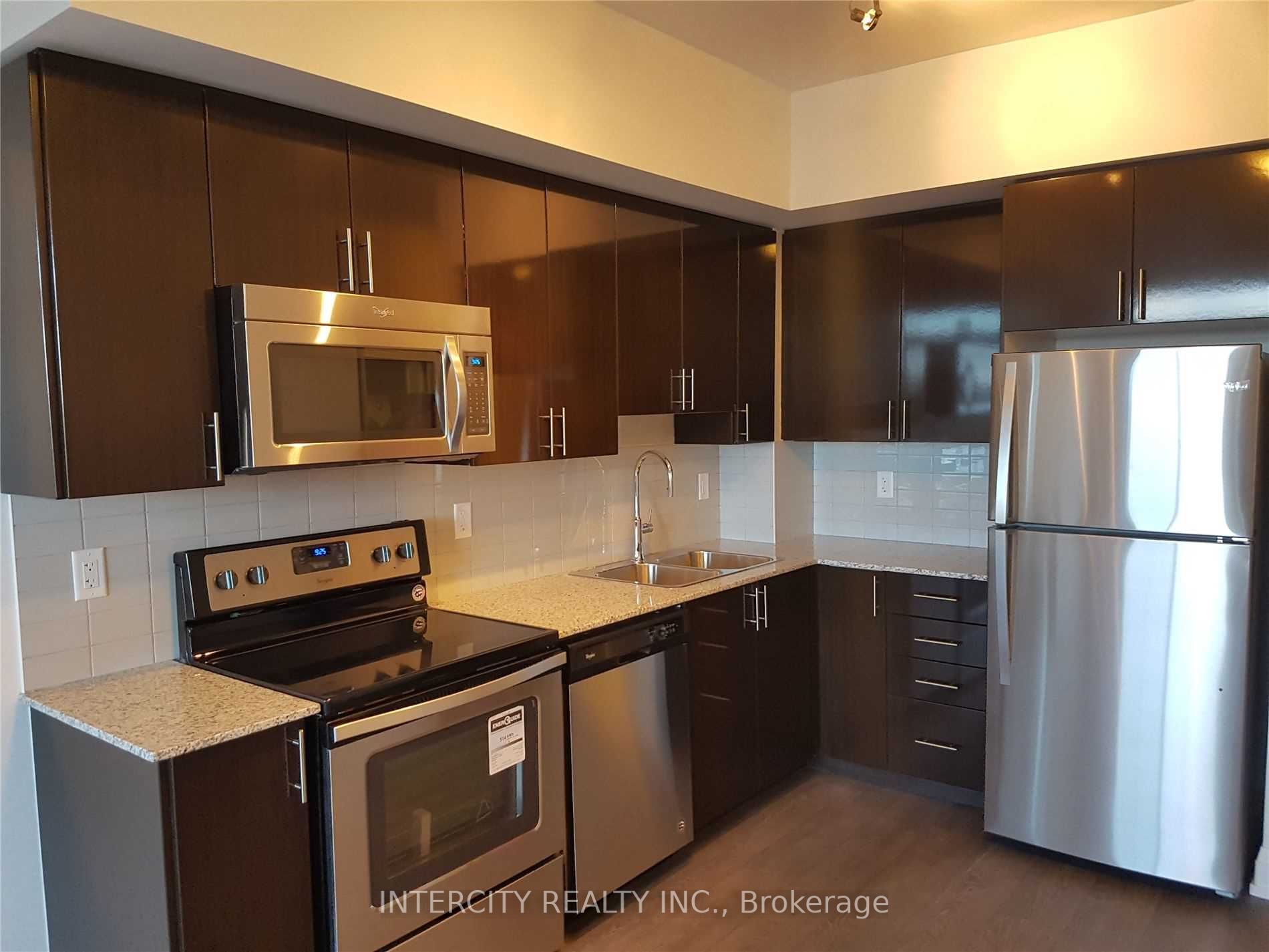 7890 Bathurst Street 2011 Property Photo 1