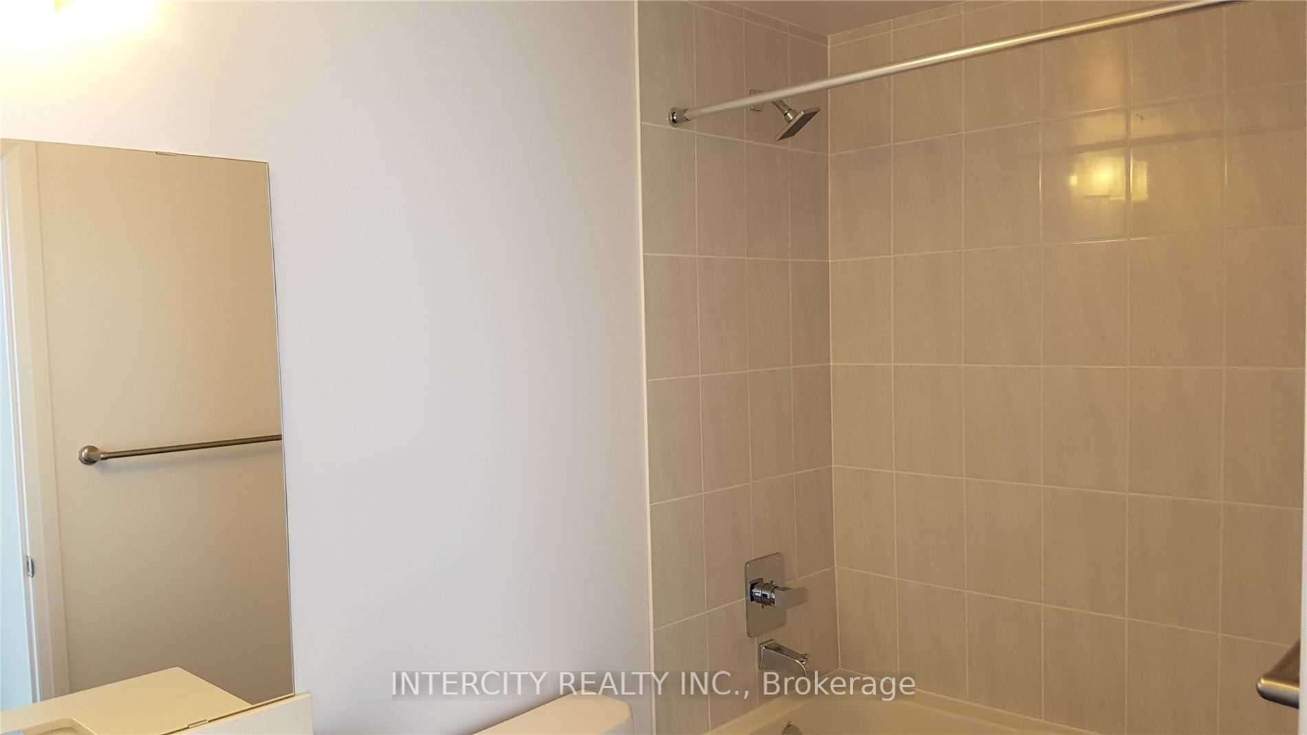 7890 Bathurst Street 2011 Property Photo 5