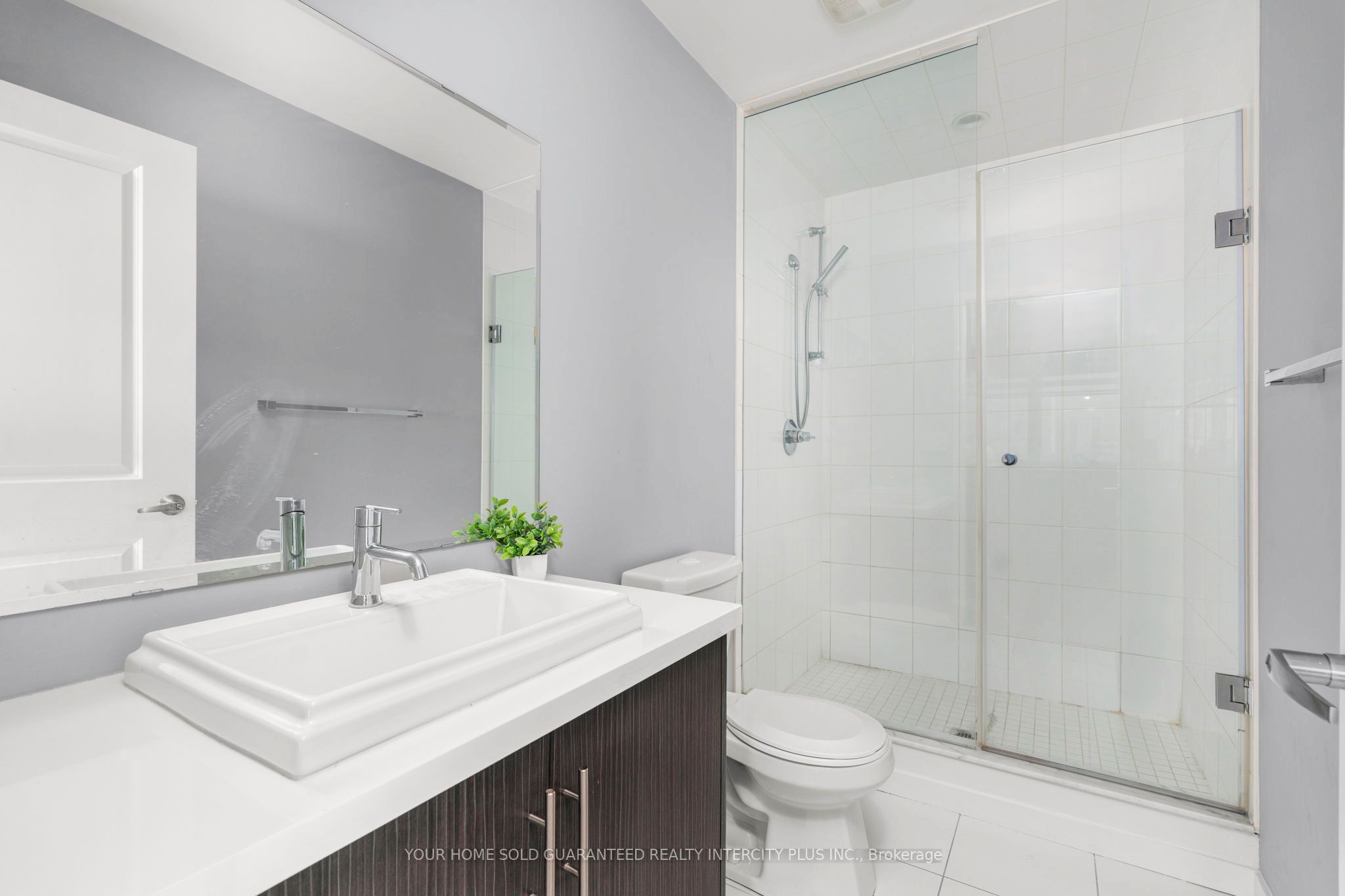 3910 Major Mackenzie Drive Property Photo 8