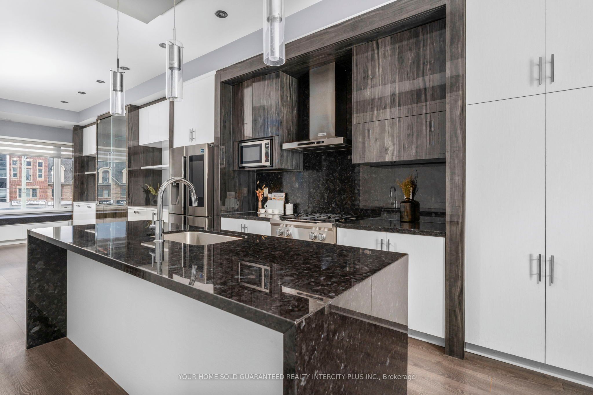 3910 Major Mackenzie Drive Property Photo 18