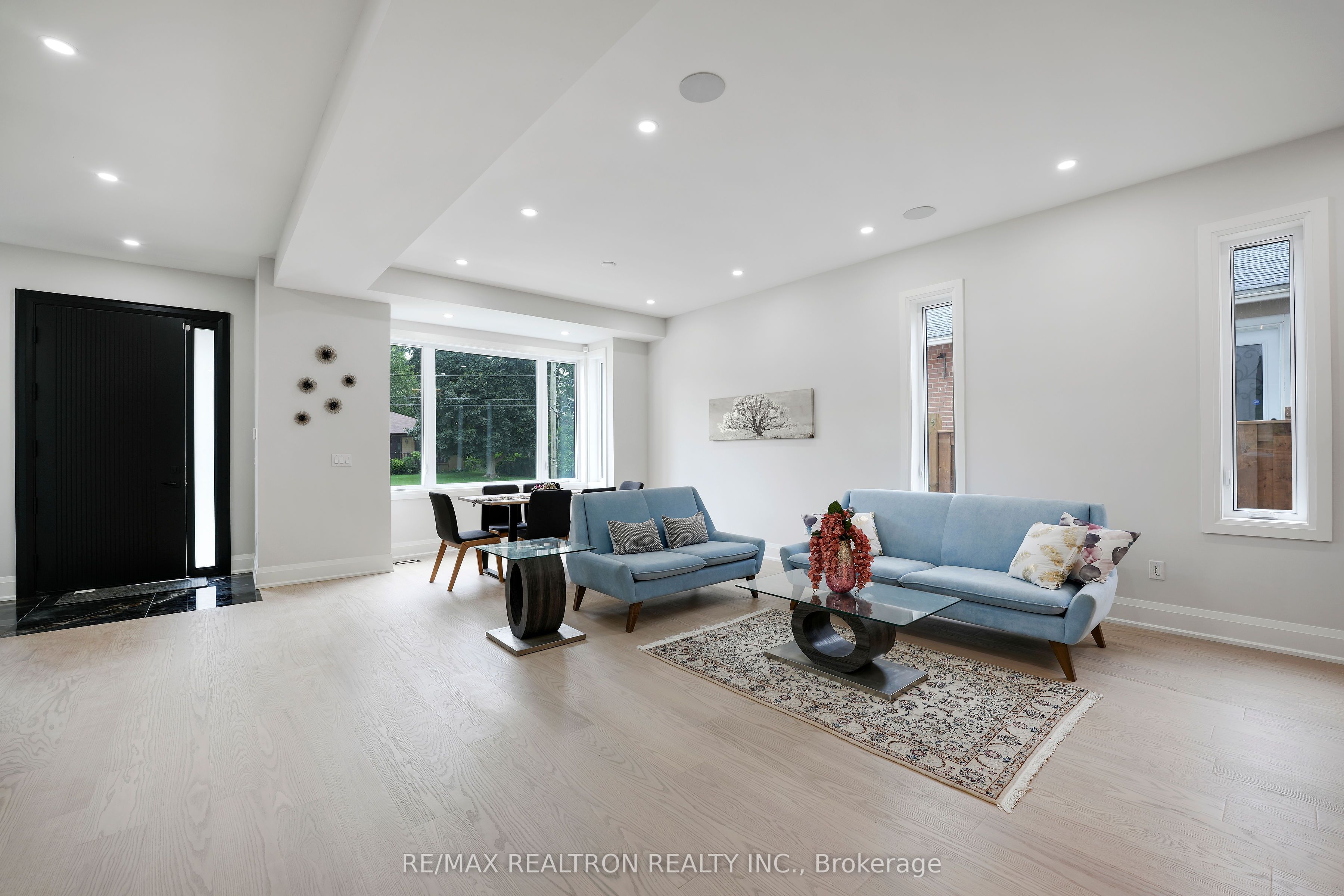 105 Murray Drive Property Photo 8