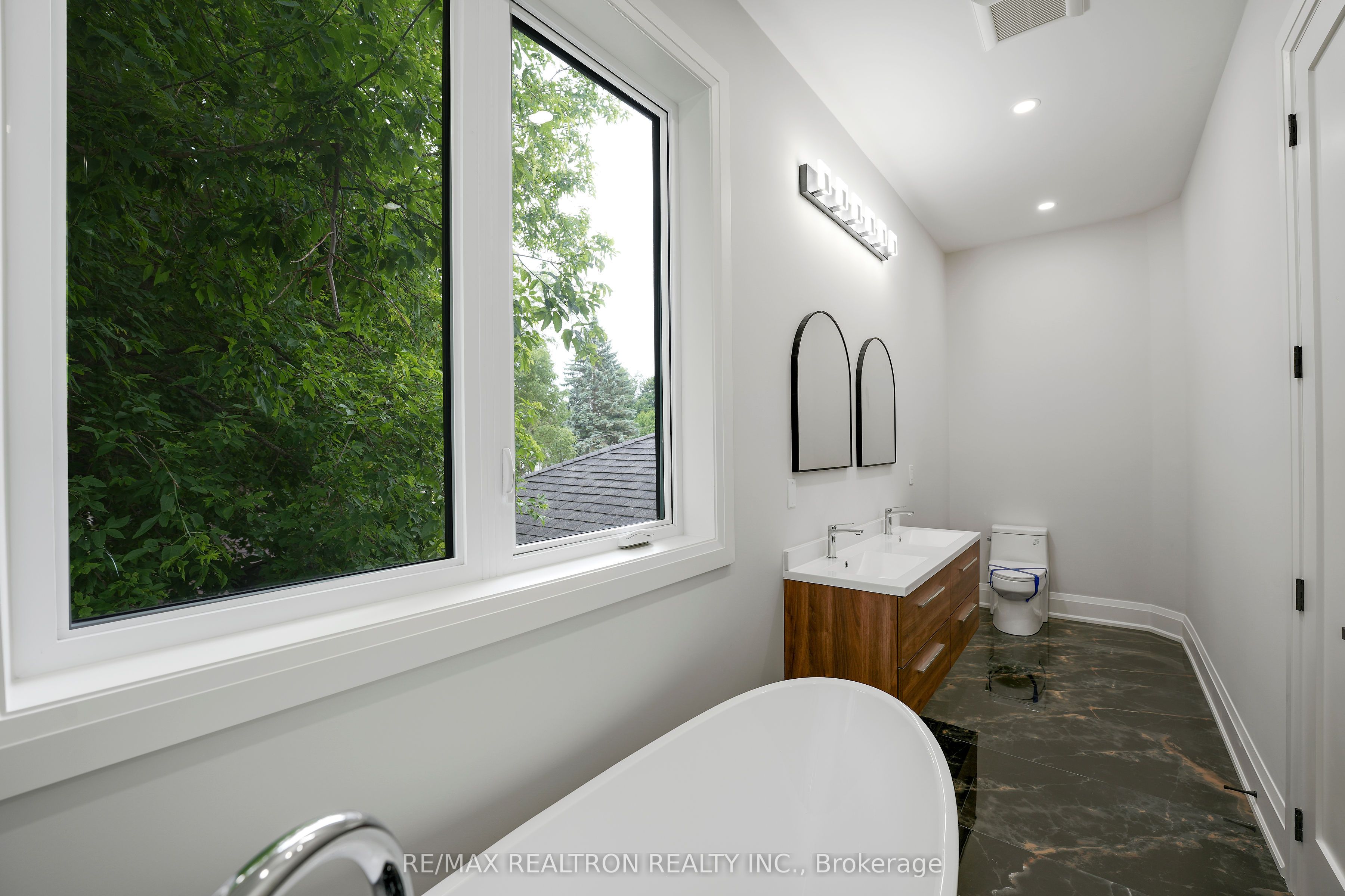 105 Murray Drive Property Photo 19