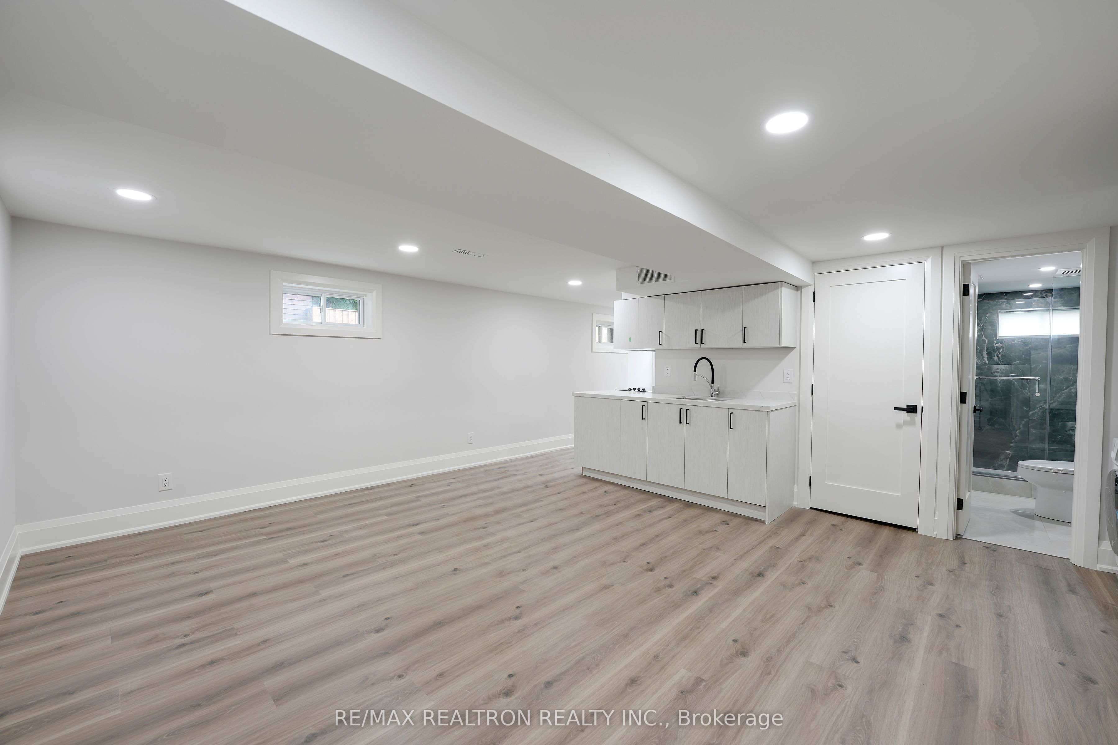 105 Murray Drive Property Photo 33