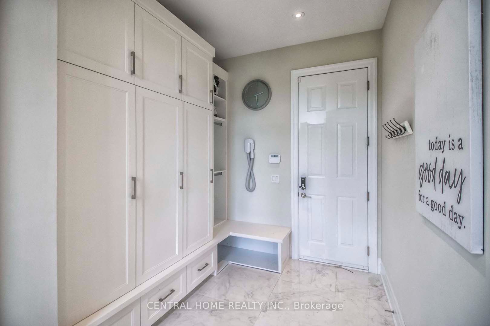 122 Burns Boulevard Property Photo 16