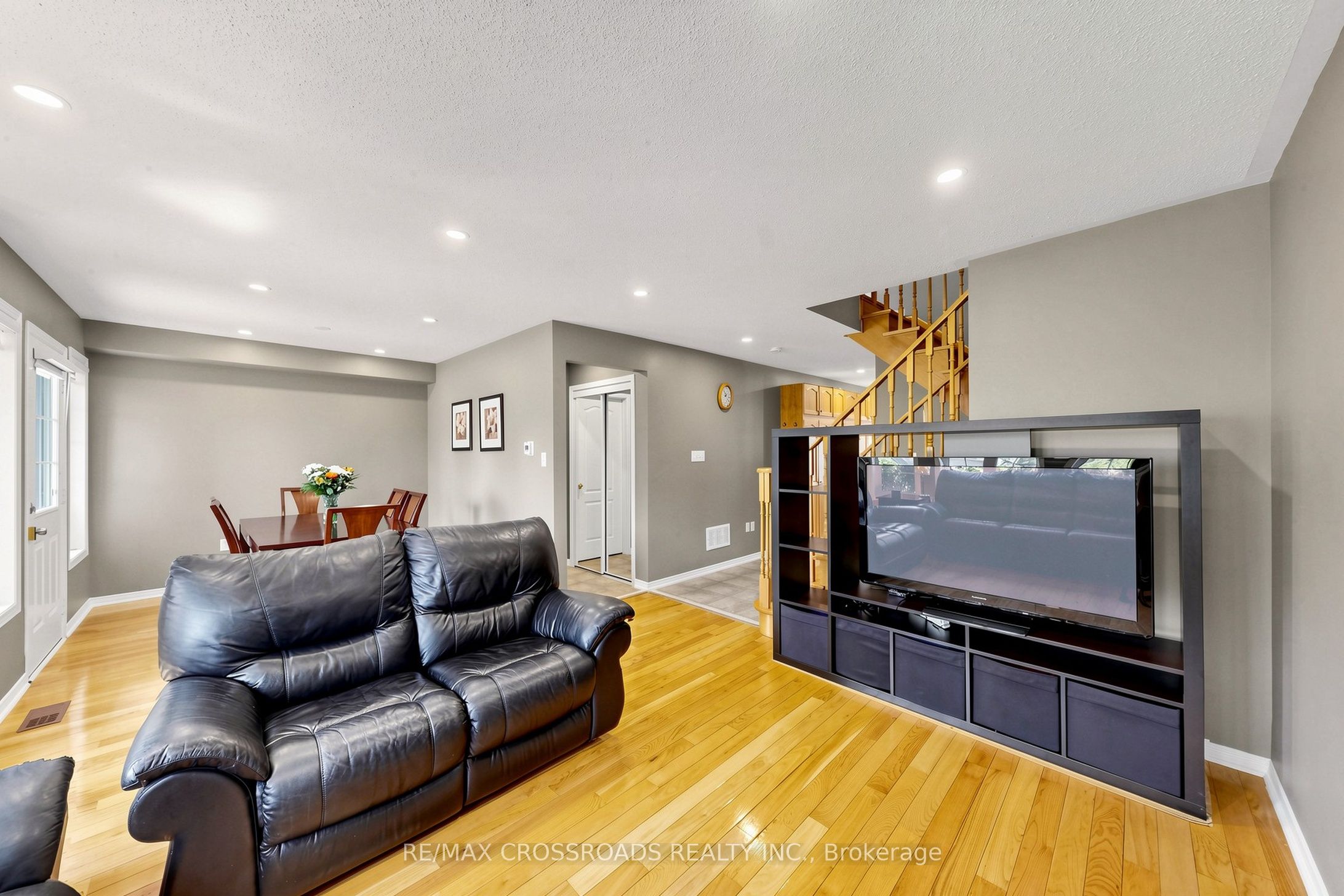 41 Prince Charles Way Property Photo 8