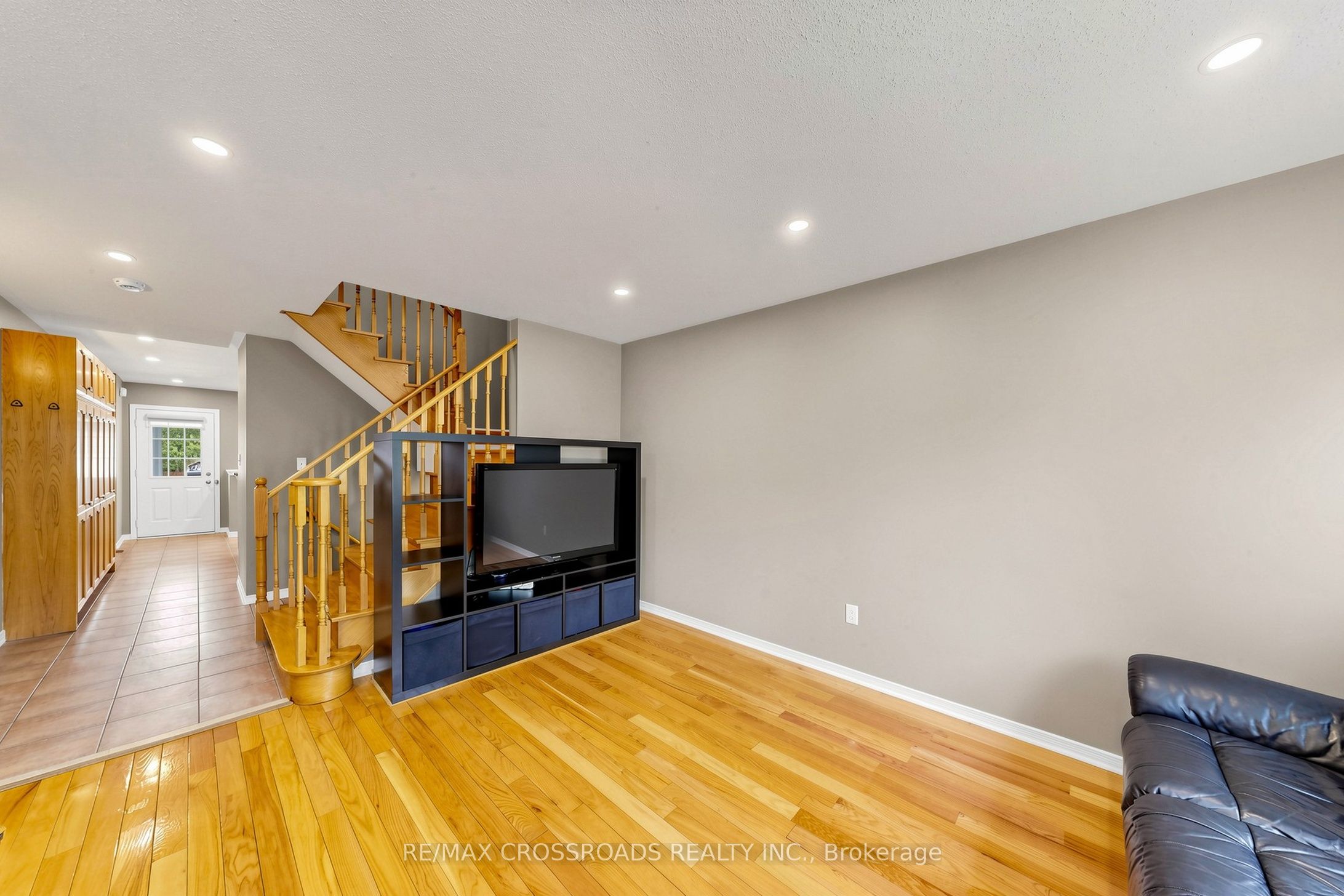 41 Prince Charles Way Property Photo 9