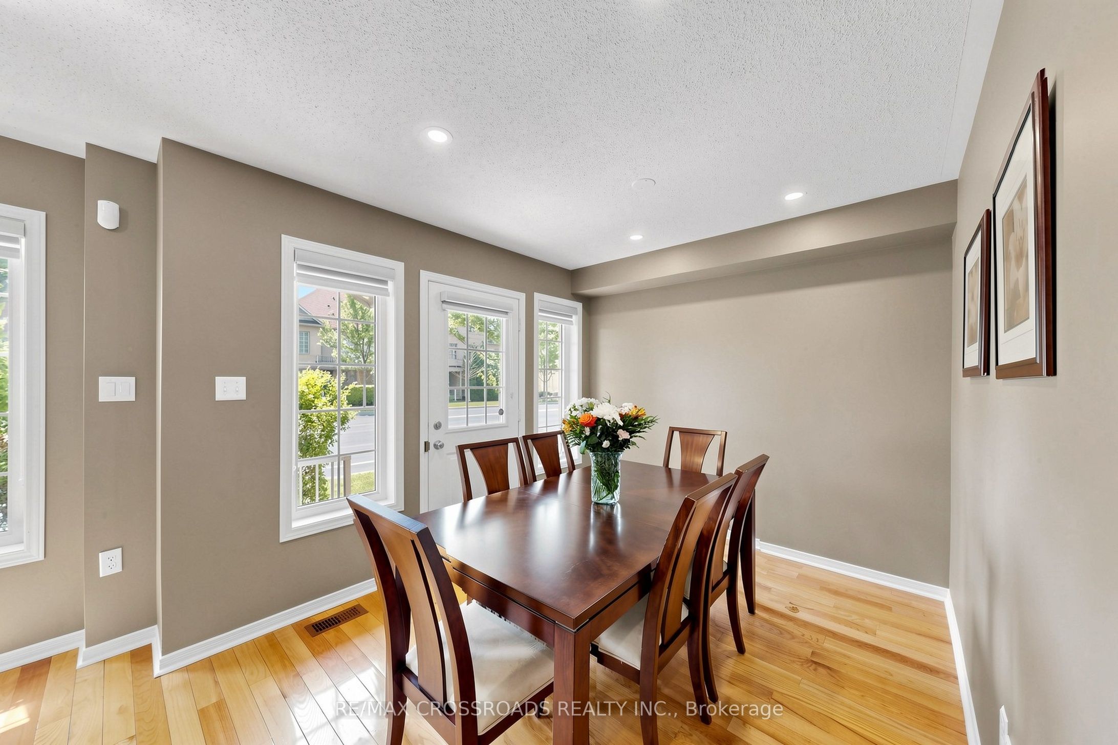 41 Prince Charles Way Property Photo 11