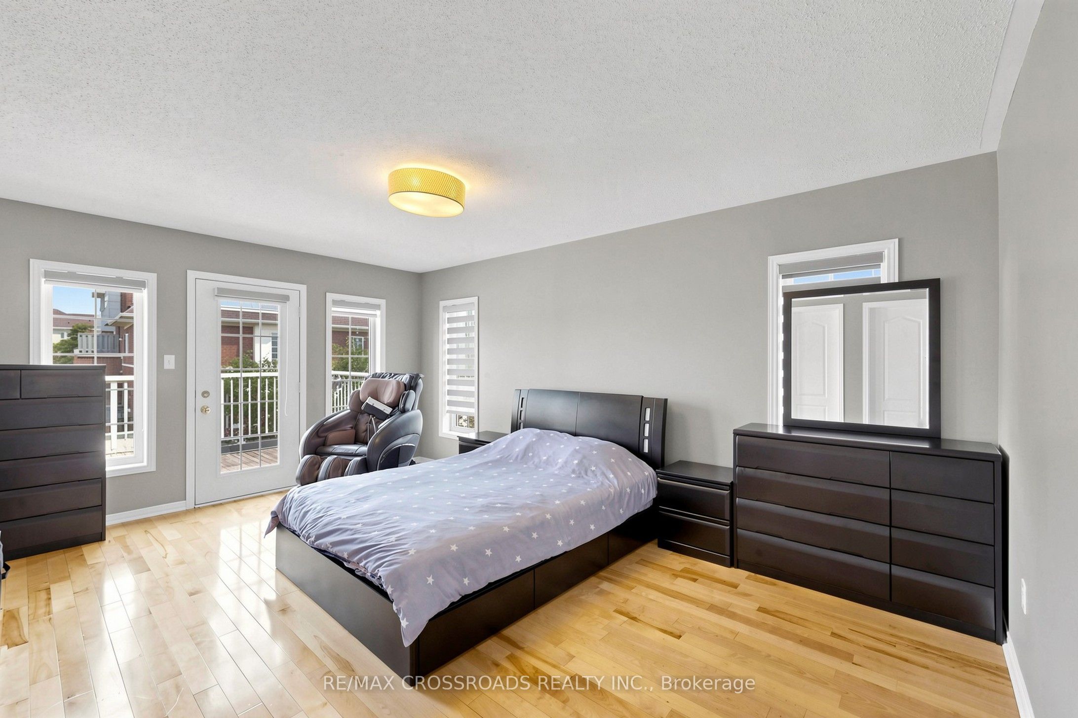 41 Prince Charles Way Property Photo 14