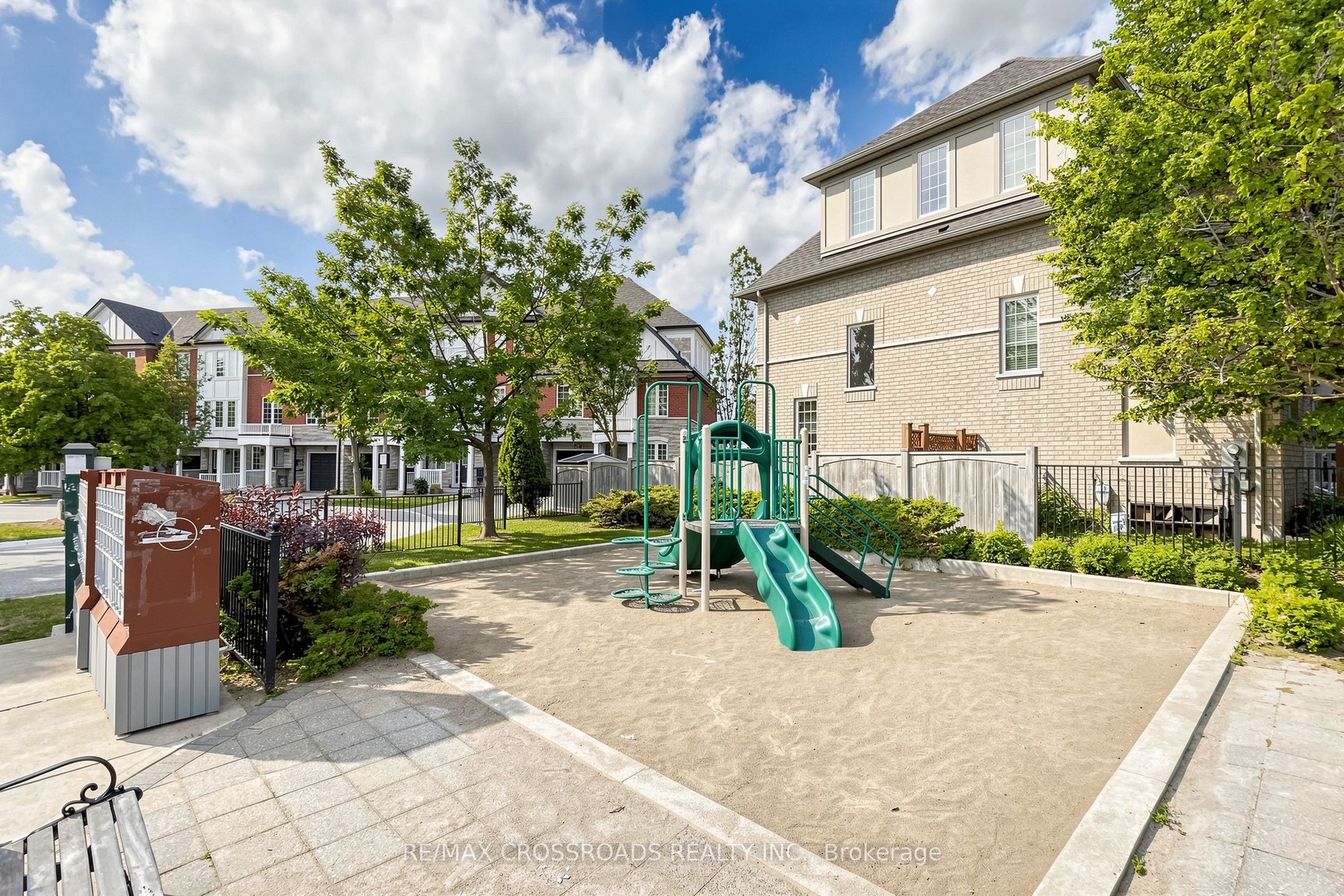 41 Prince Charles Way Property Photo 22