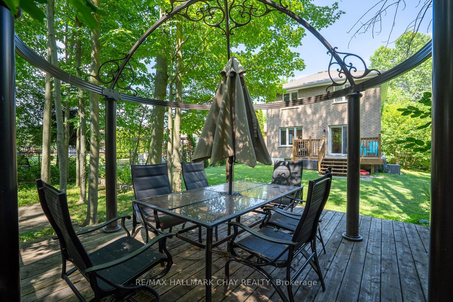 23 Burbank Circle Property Photo 8
