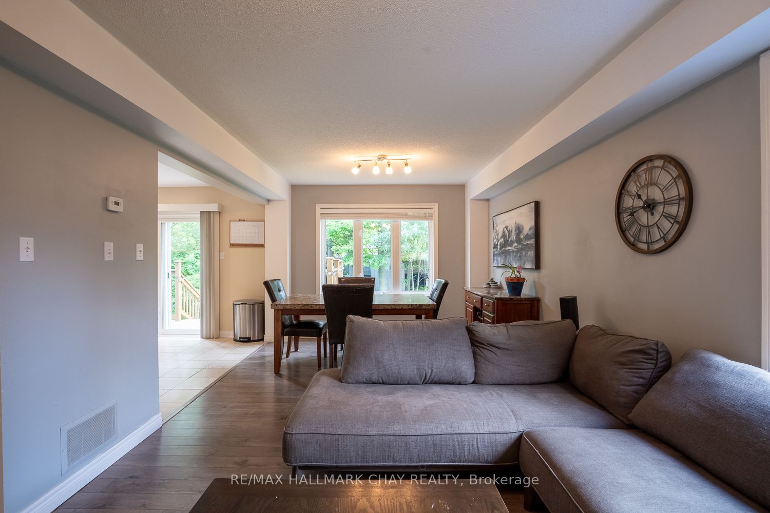 23 Burbank Circle Property Photo 12