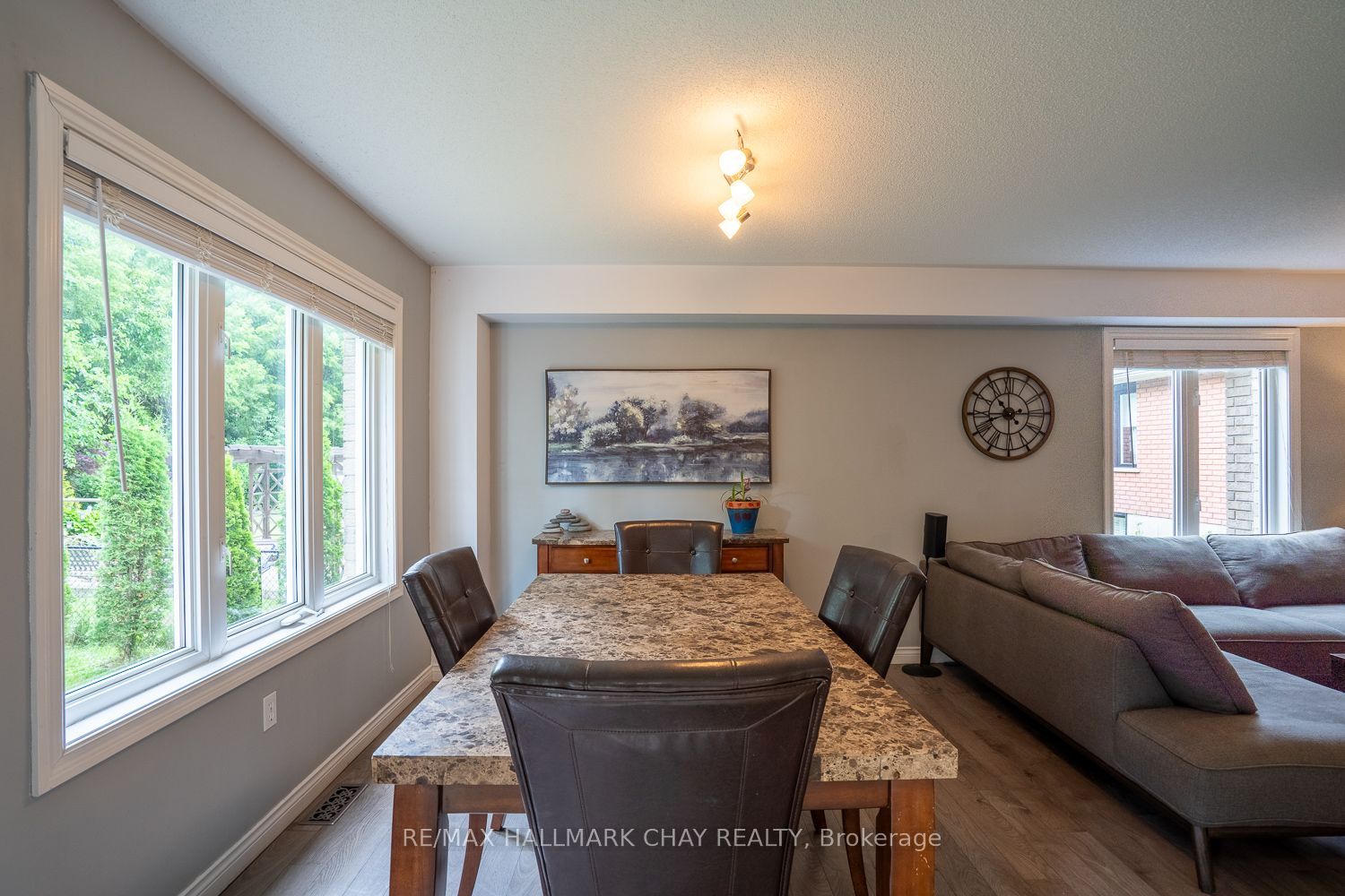 23 Burbank Circle Property Photo 17
