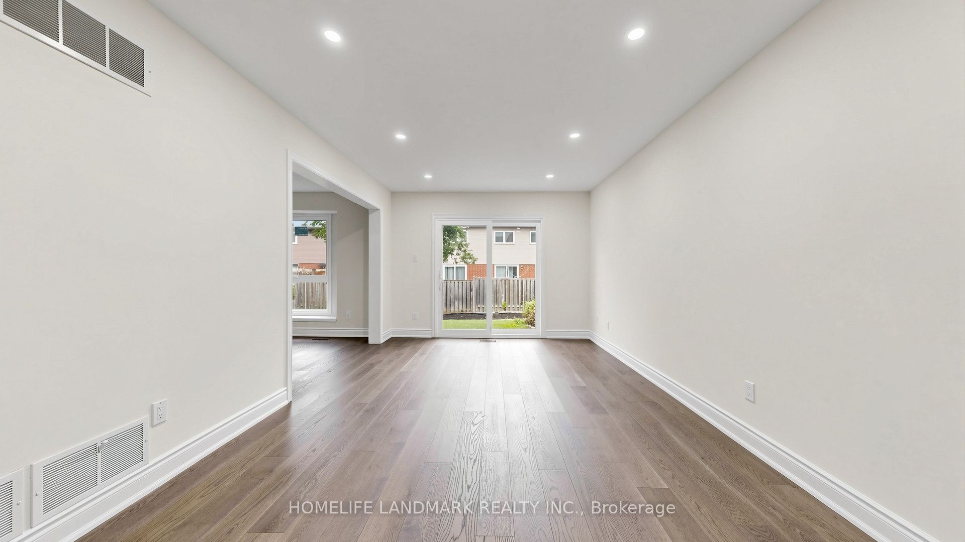 31 Fullerton Crescent Property Photo 5