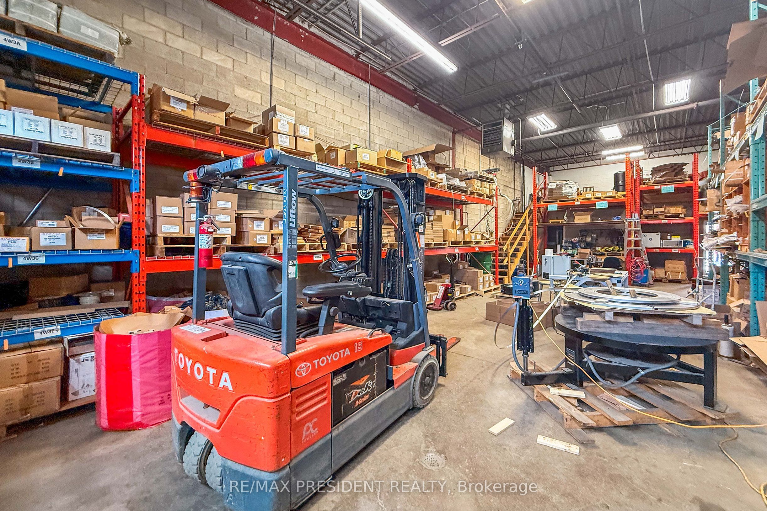8540 KEELE Street 4 & 12