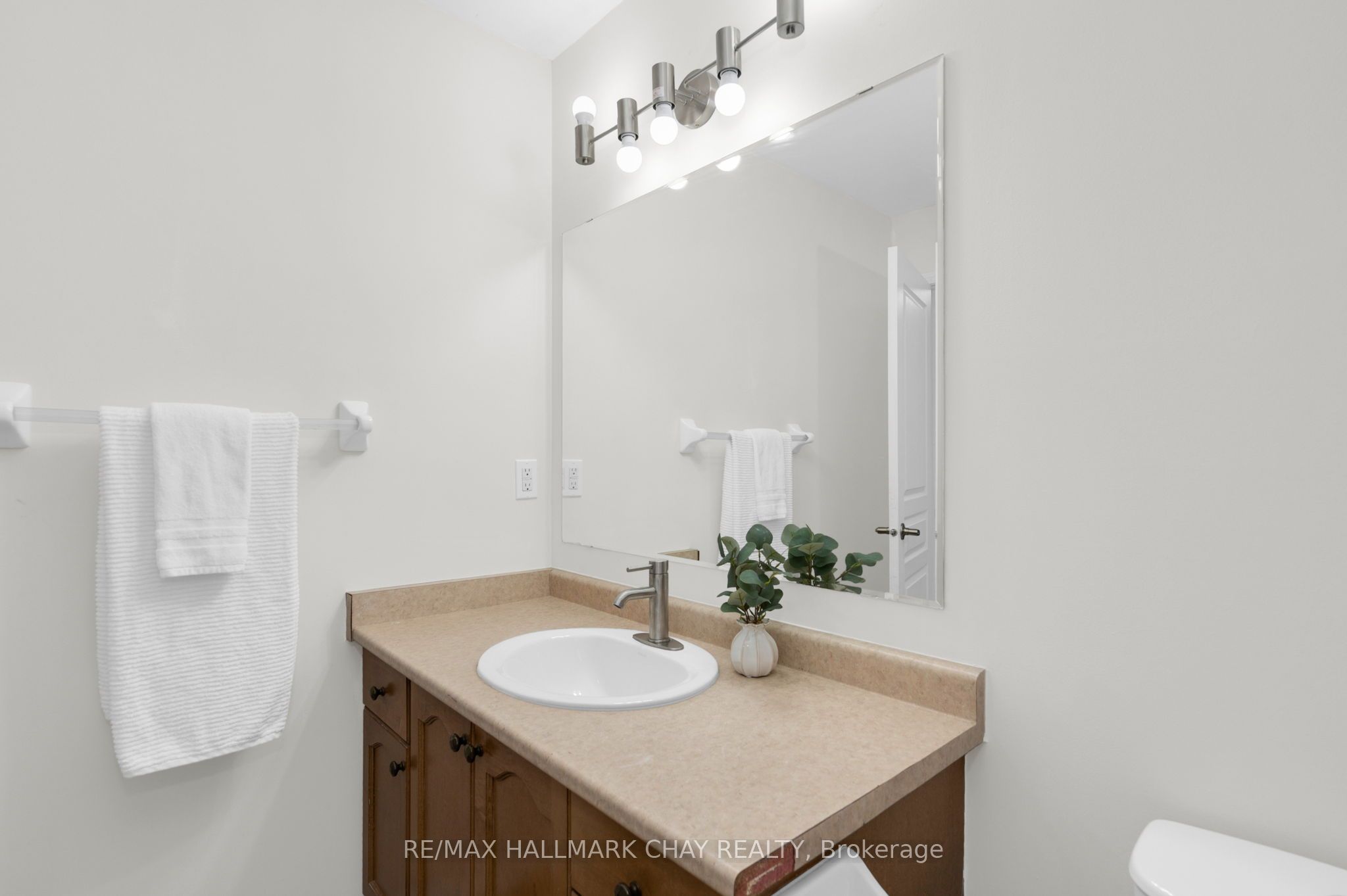19 Callander Crescent Property Photo 24