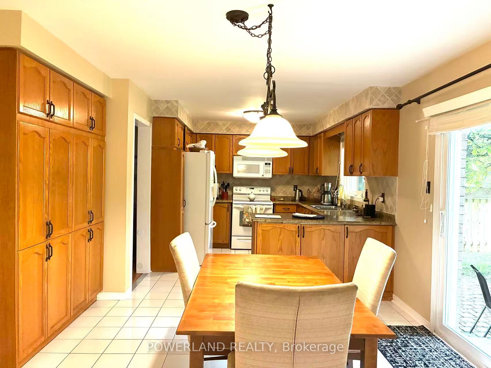 816 Hollander Road Property Photo 14