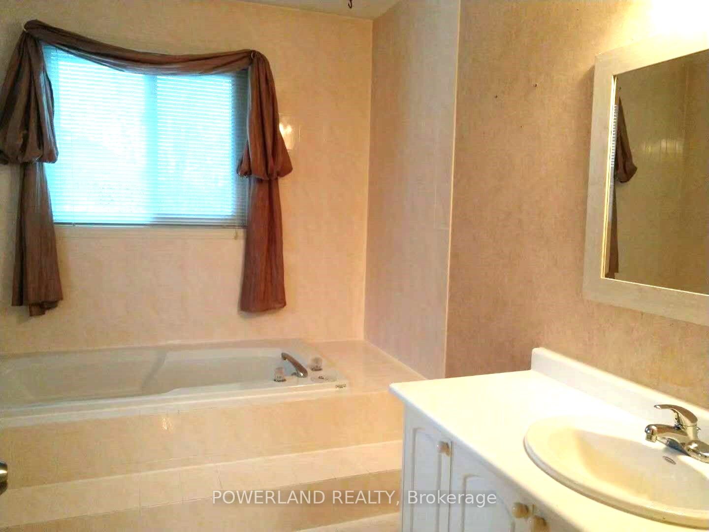 816 Hollander Road Property Photo 23