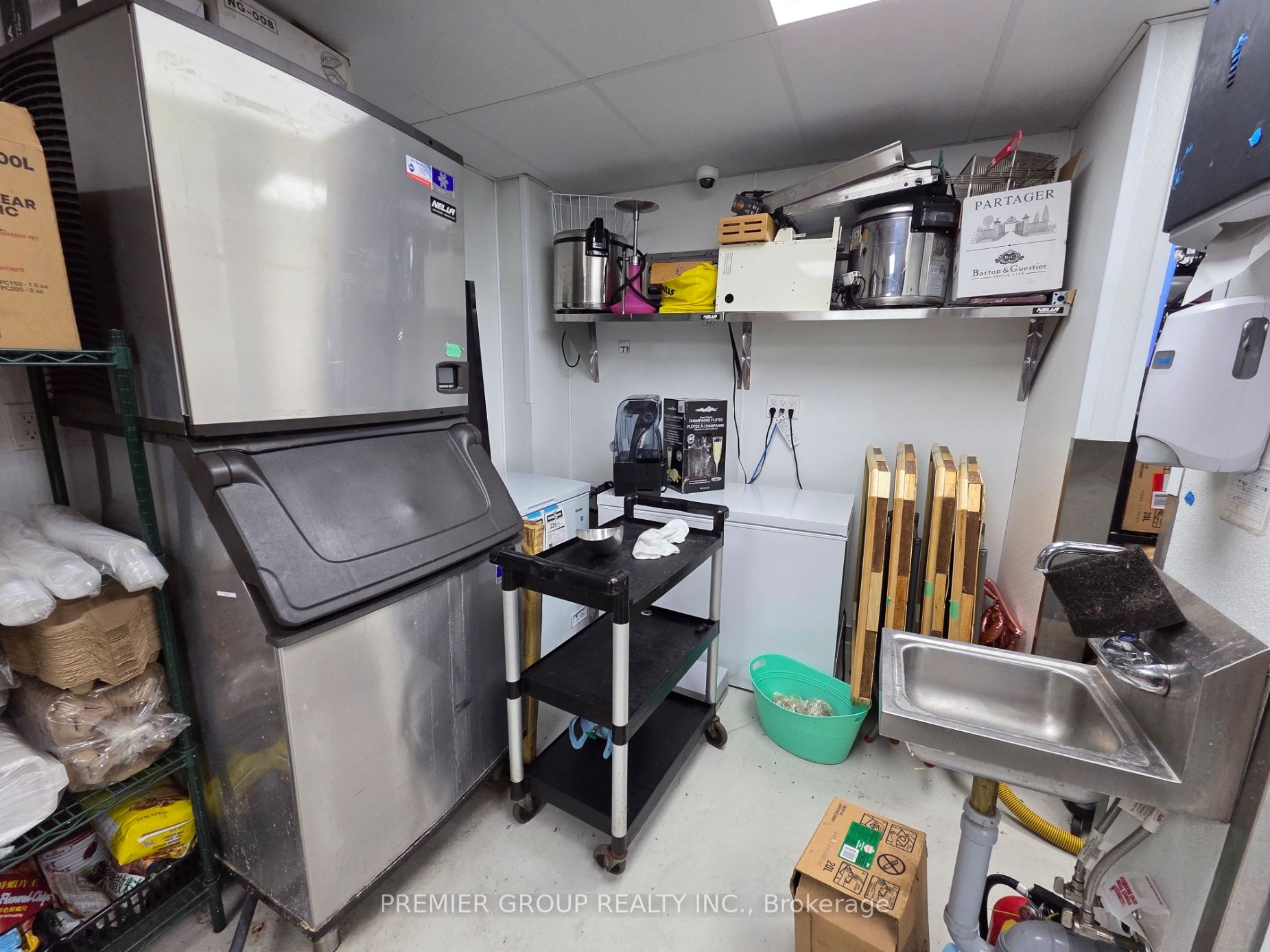 550 Highway 7 E 281-283 Property Photo 33