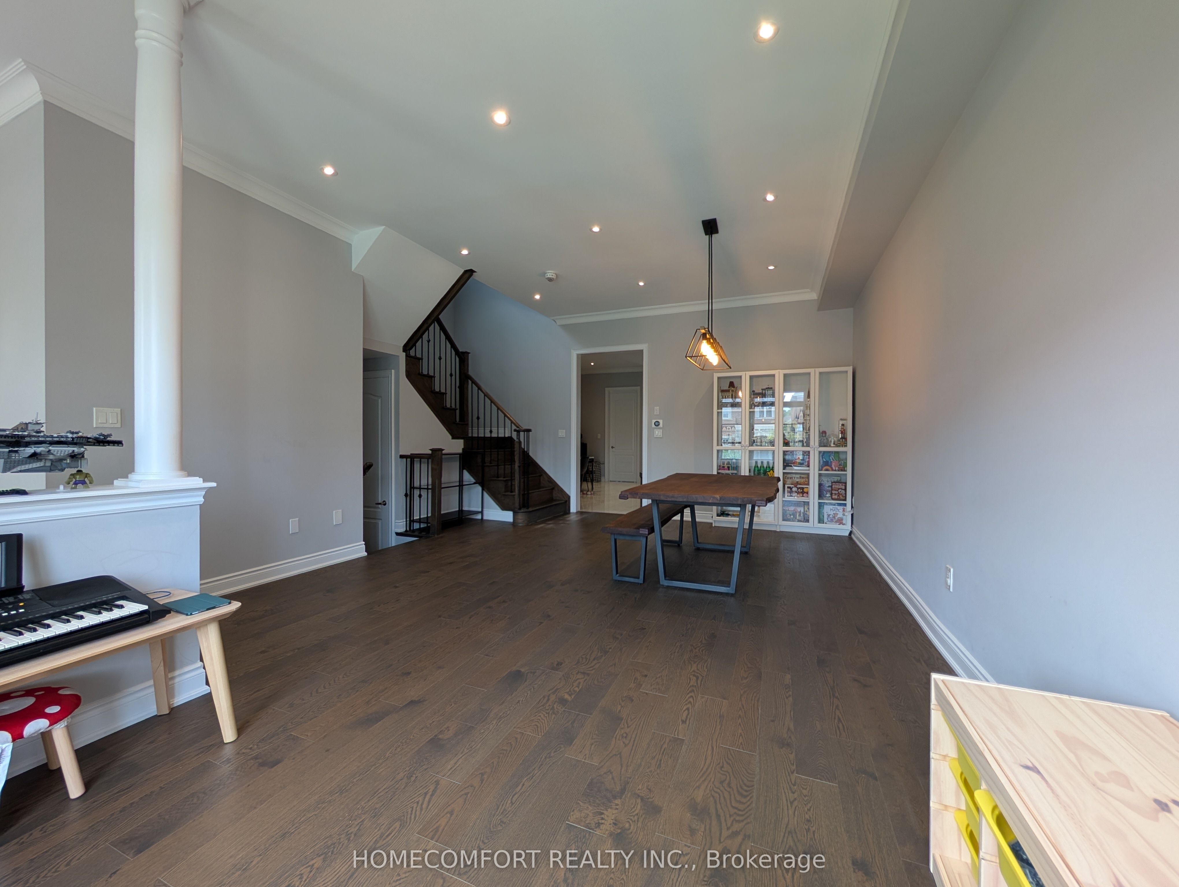230 Paradelle Drive Property Photo 6