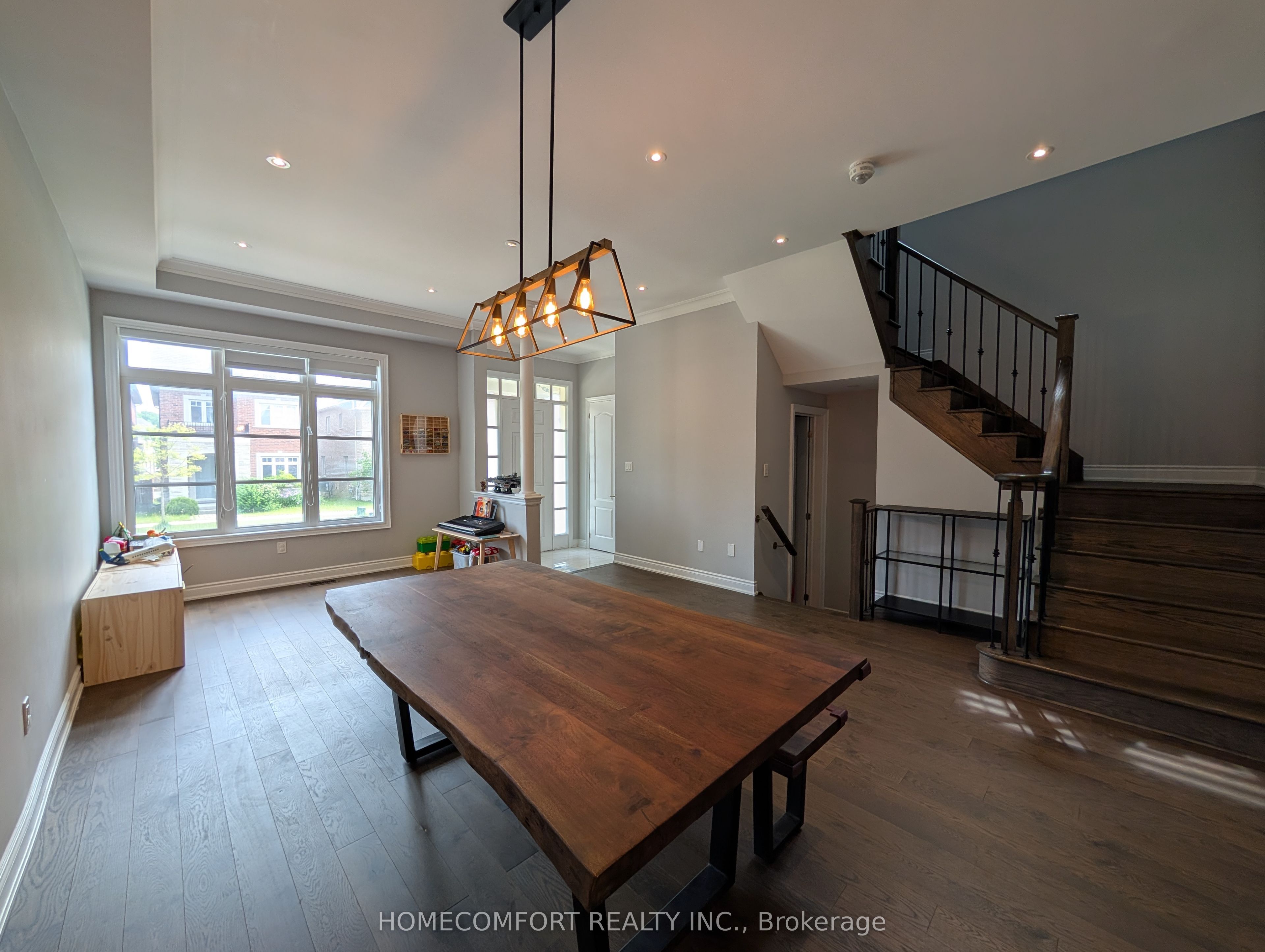 230 Paradelle Drive Property Photo 8