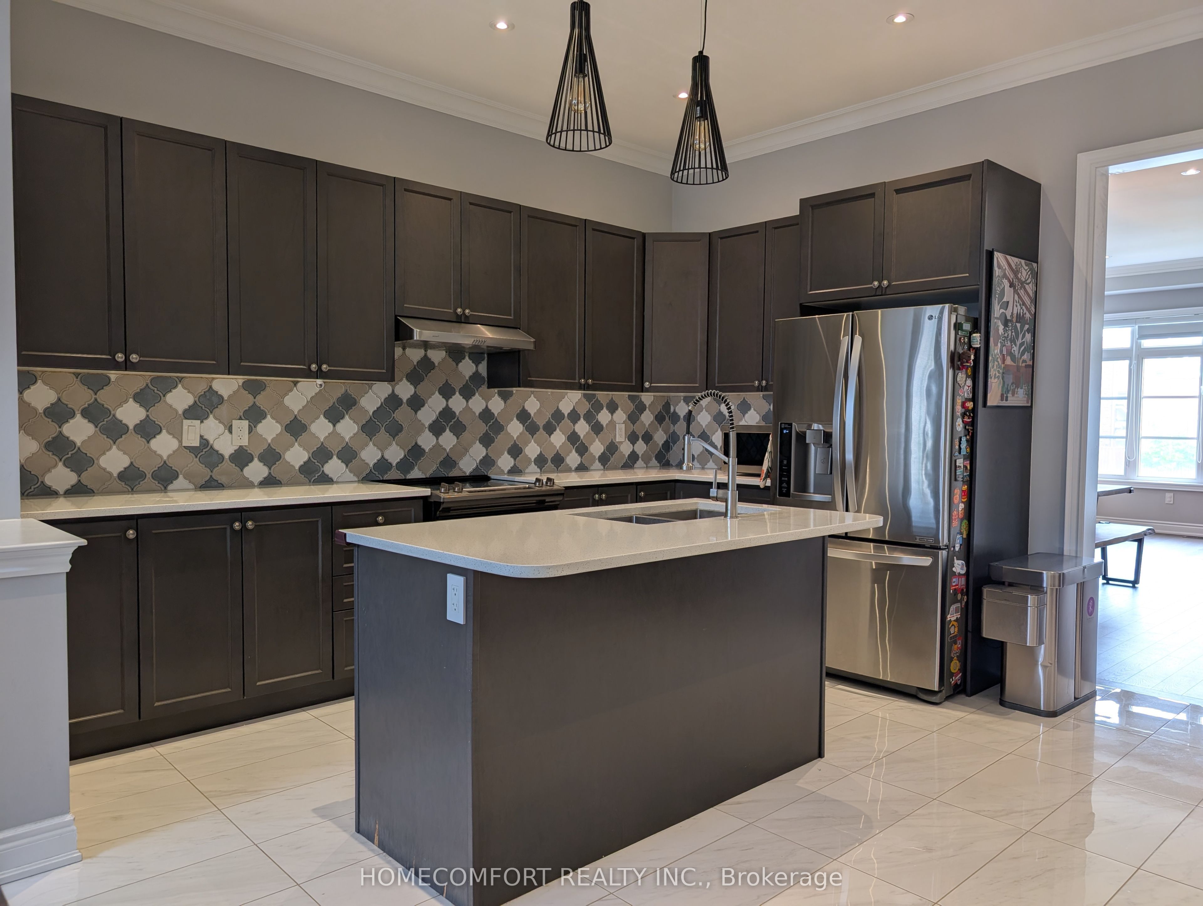 230 Paradelle Drive Property Photo 10