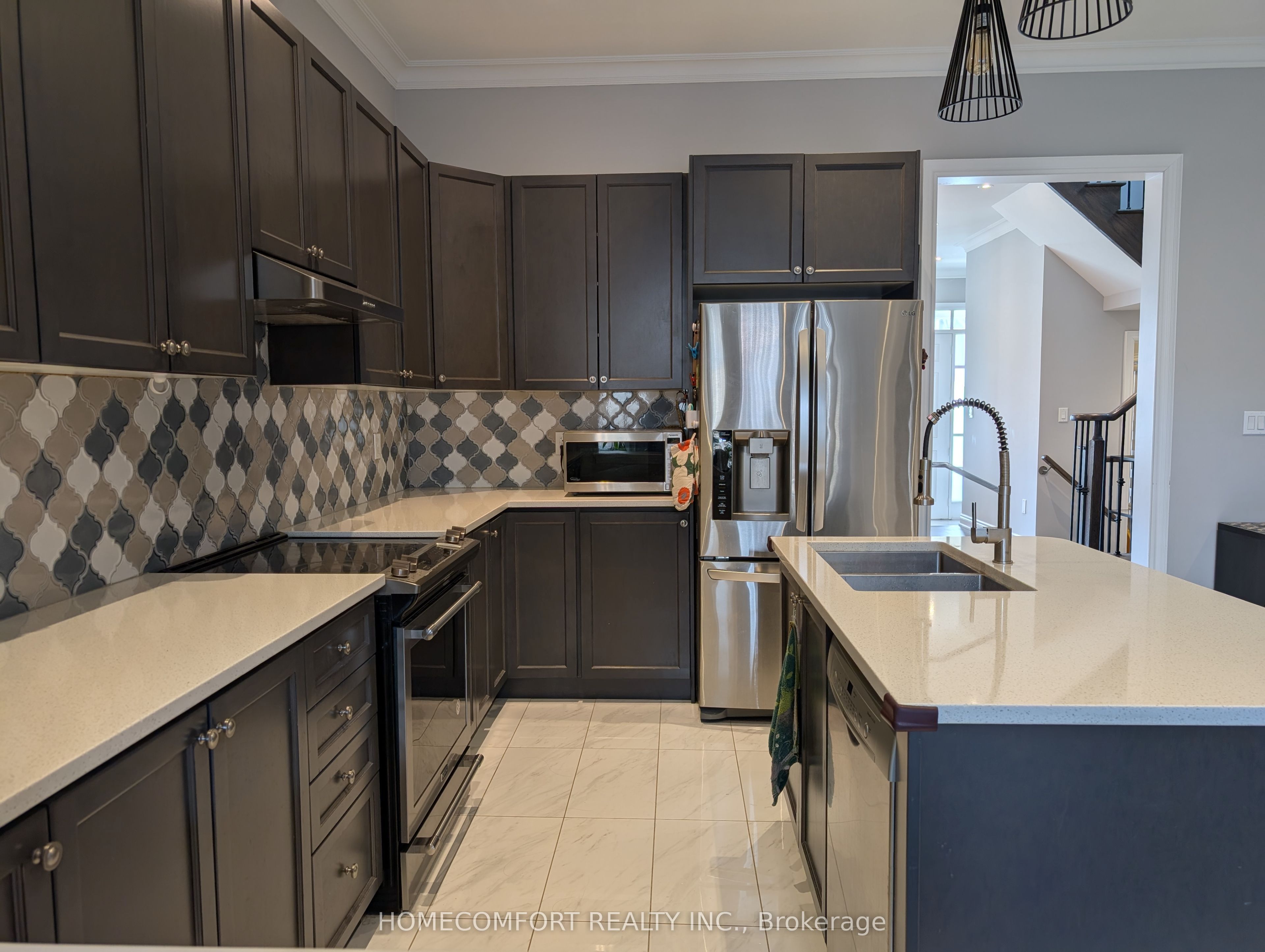 230 Paradelle Drive Property Photo 11
