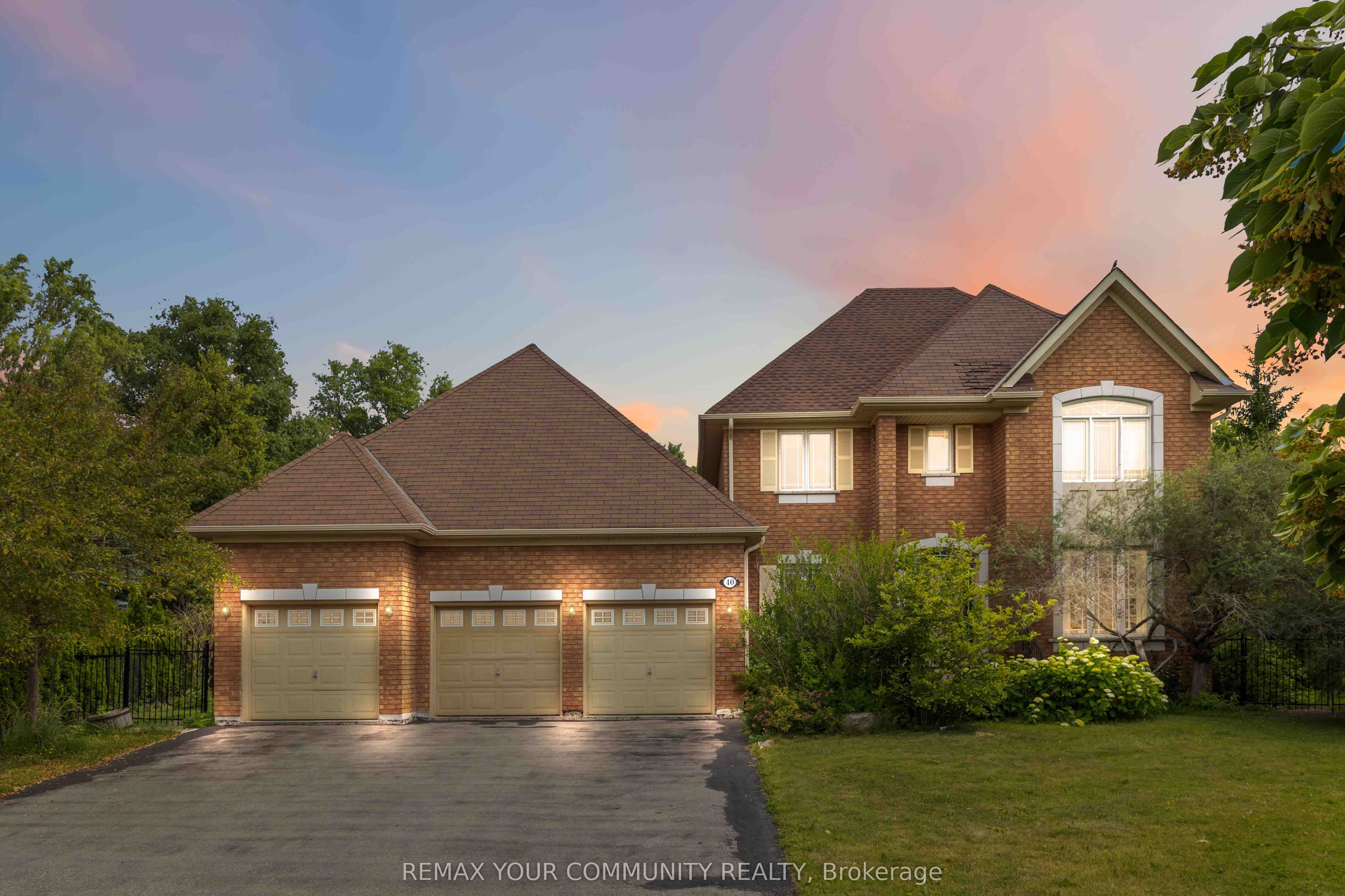 40 Hunterwood Chase Property Photo 1