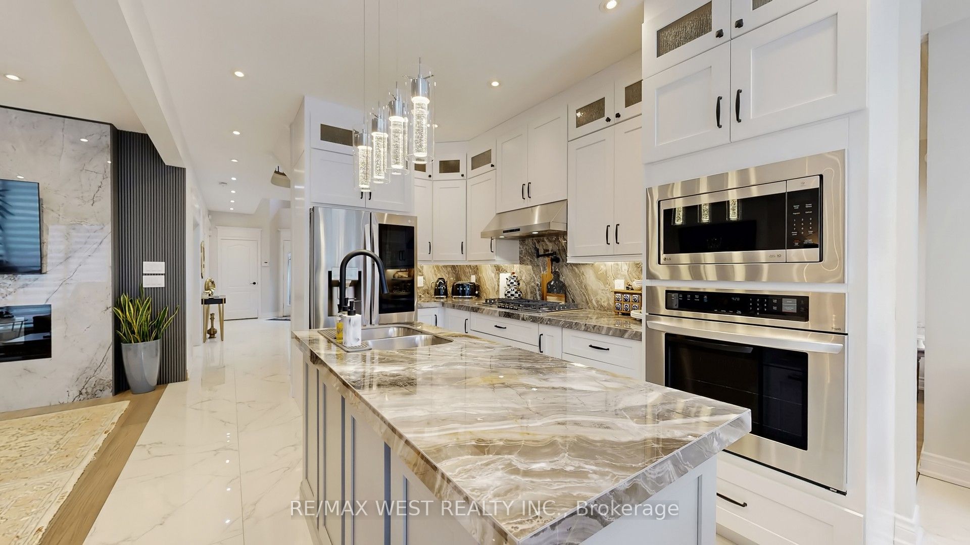 31 Mulholland Drive Property Photo 17
