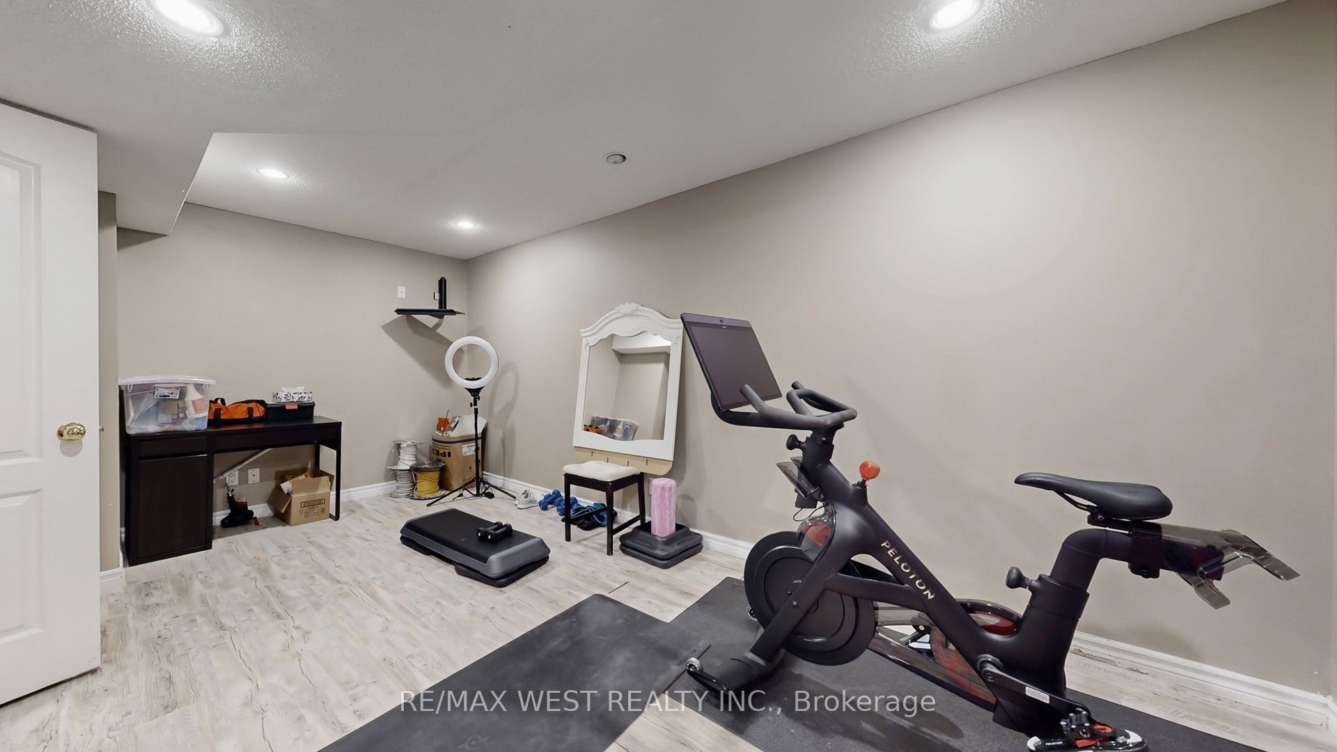 31 Mulholland Drive Property Photo 47