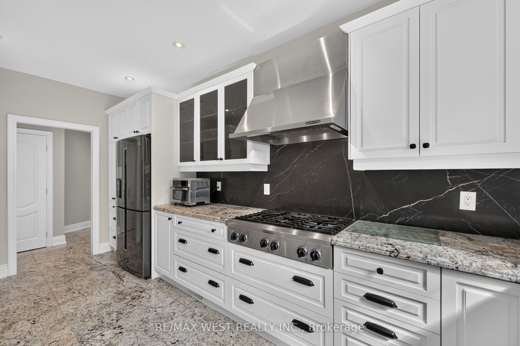 37 Maple Grove Avenue Property Photo 14