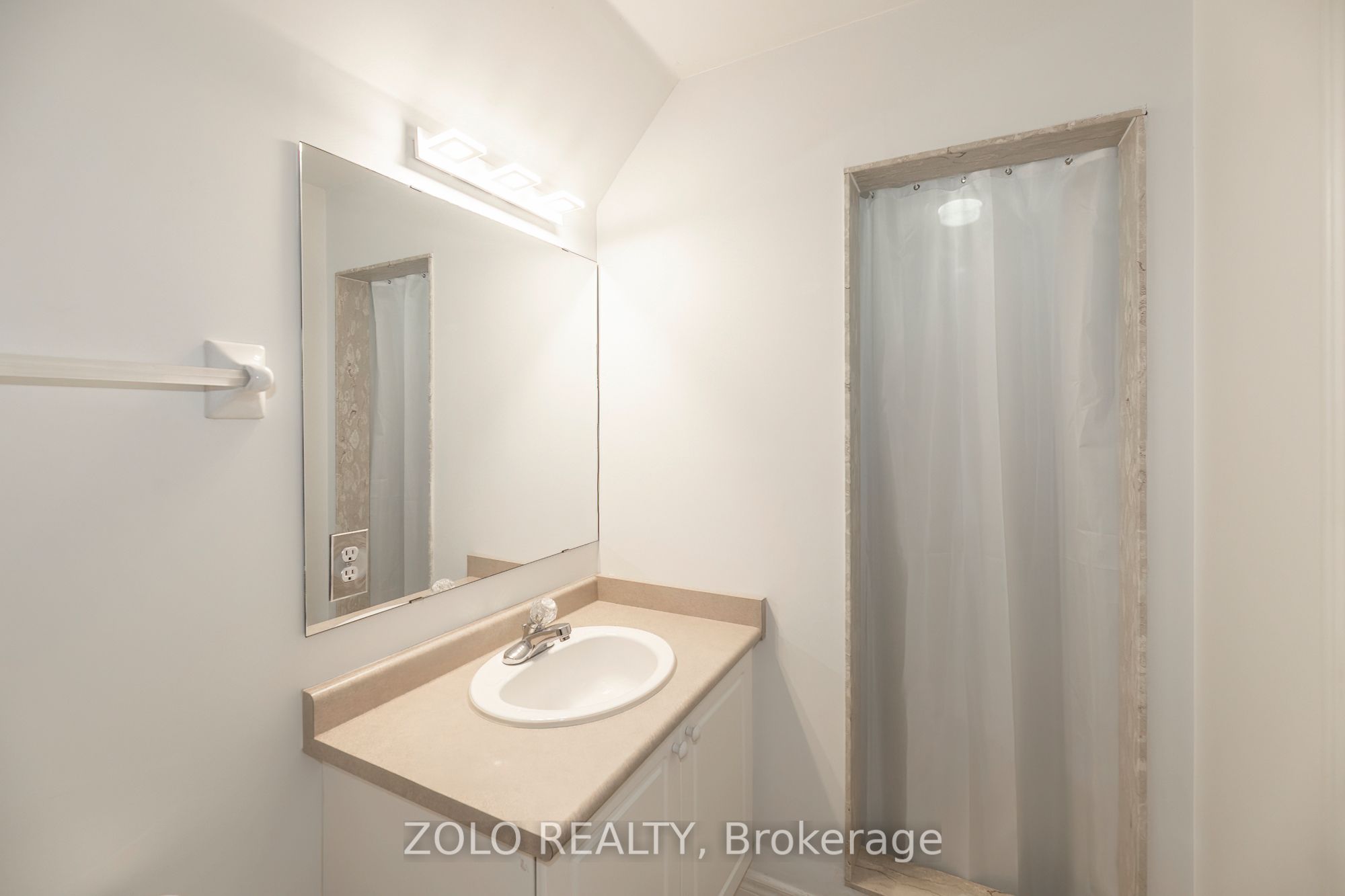 23 Observatory Lane 26 Property Photo 25