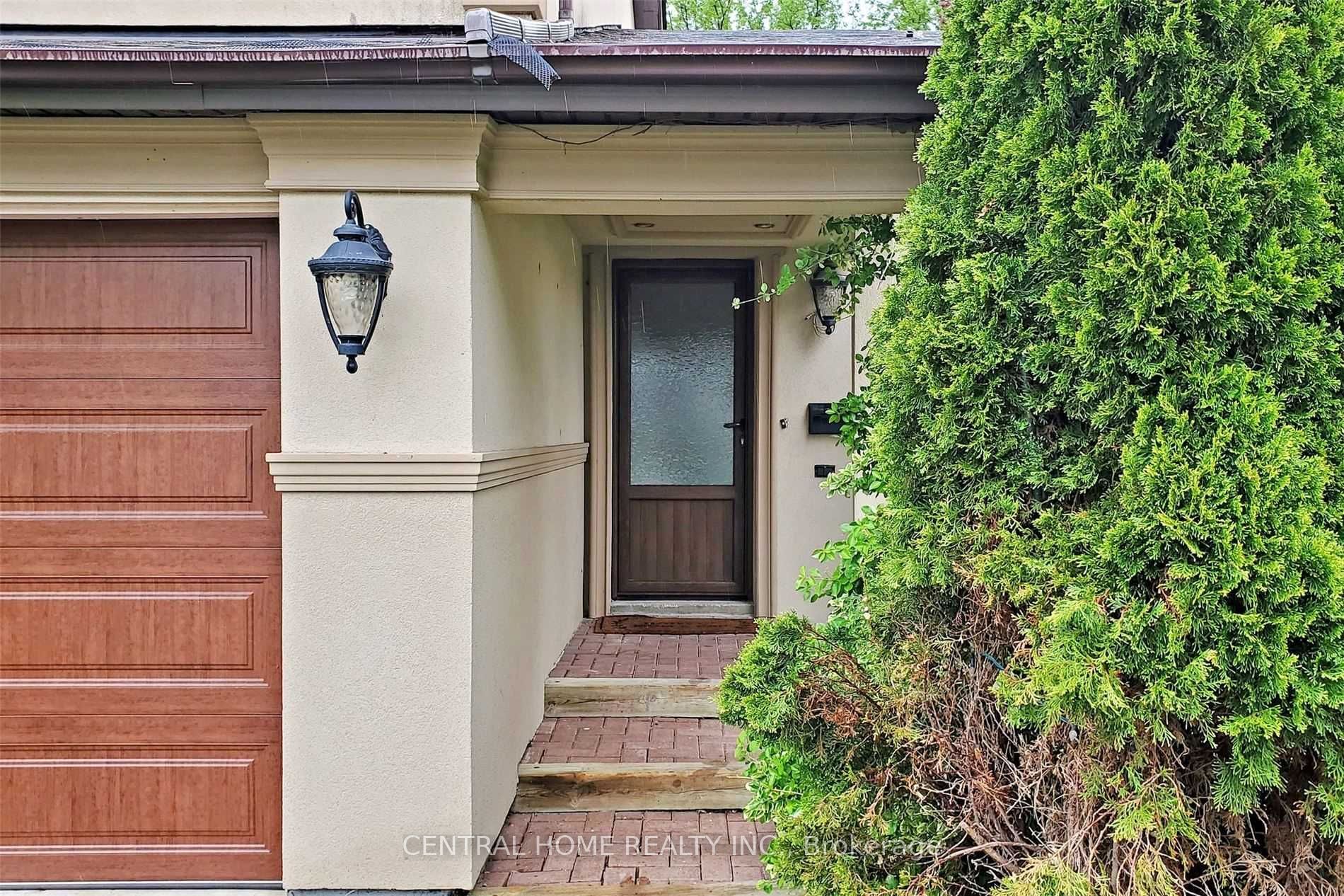 18 Mayvern Crescent Property Photo 6