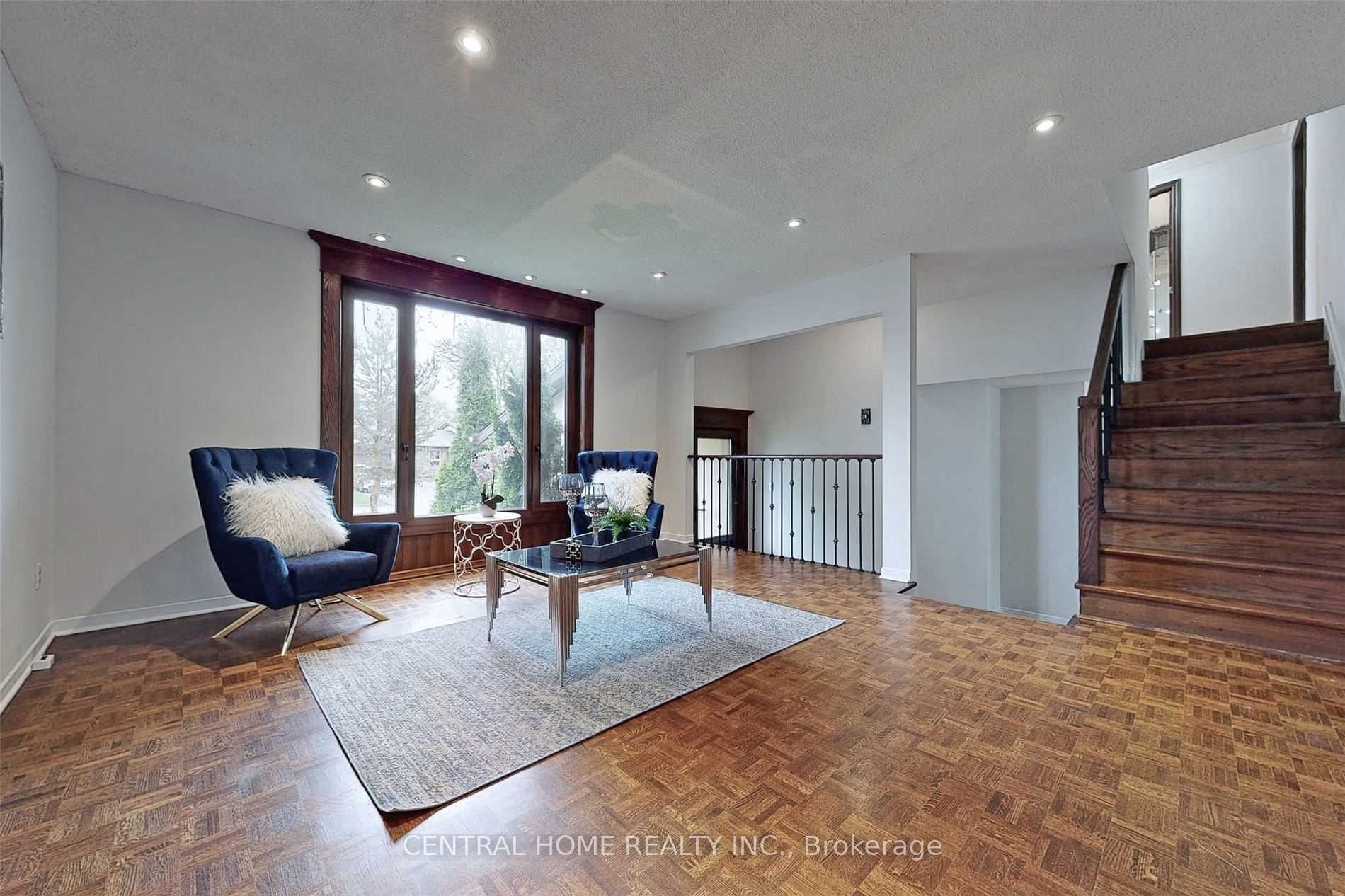 18 Mayvern Crescent Property Photo 12