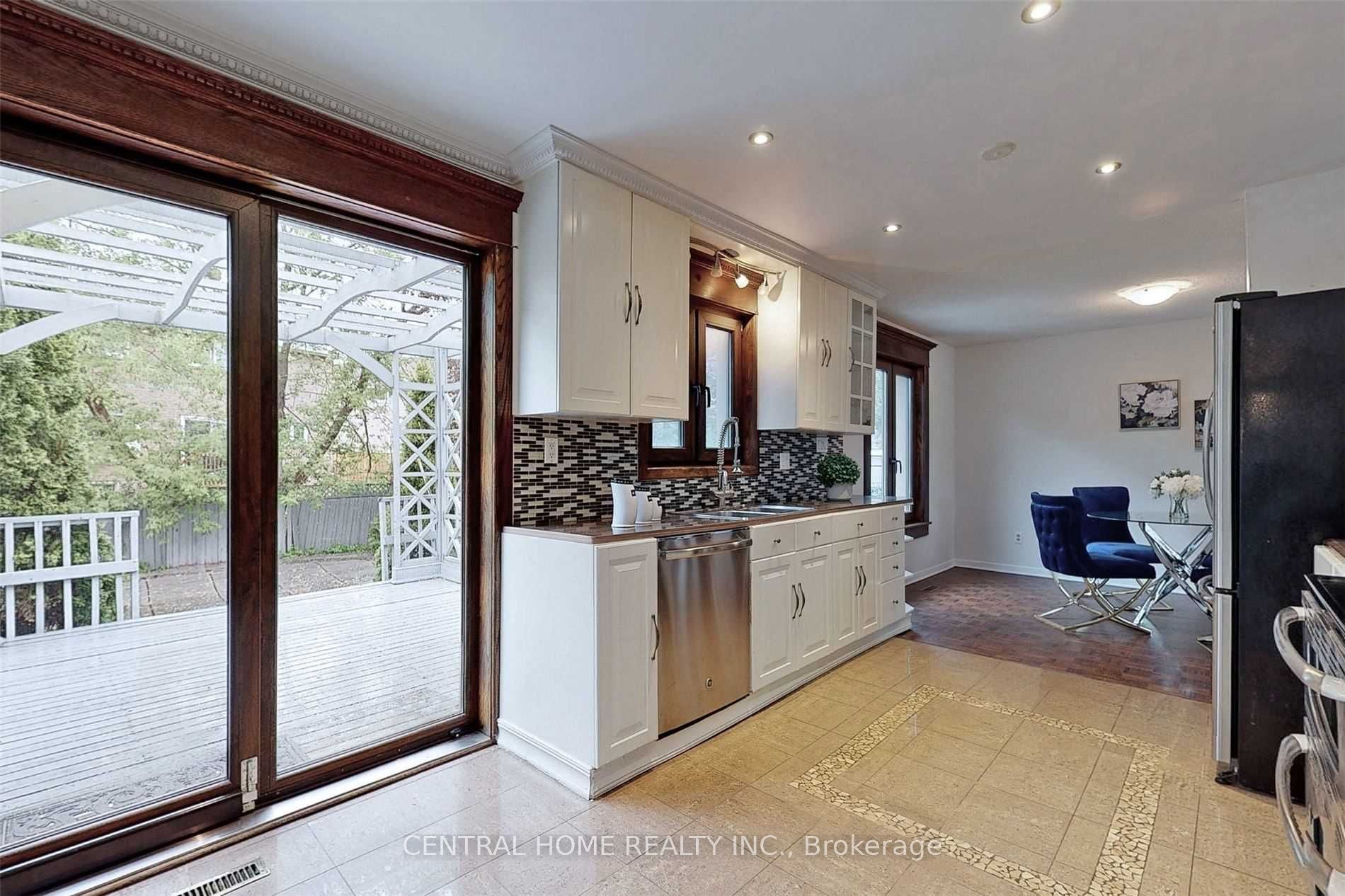18 Mayvern Crescent Property Photo 14