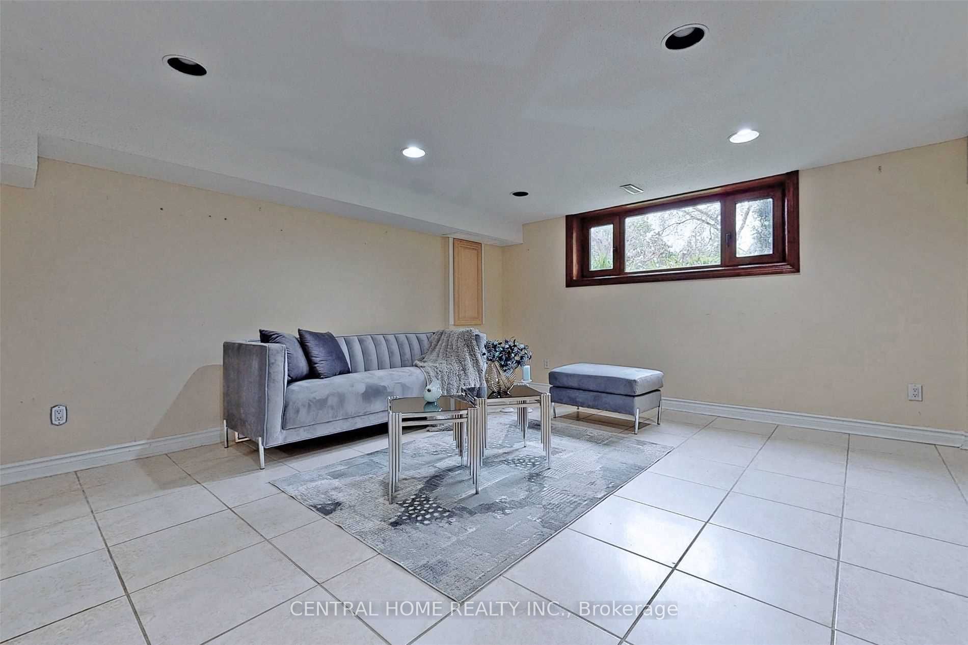 18 Mayvern Crescent Property Photo 33